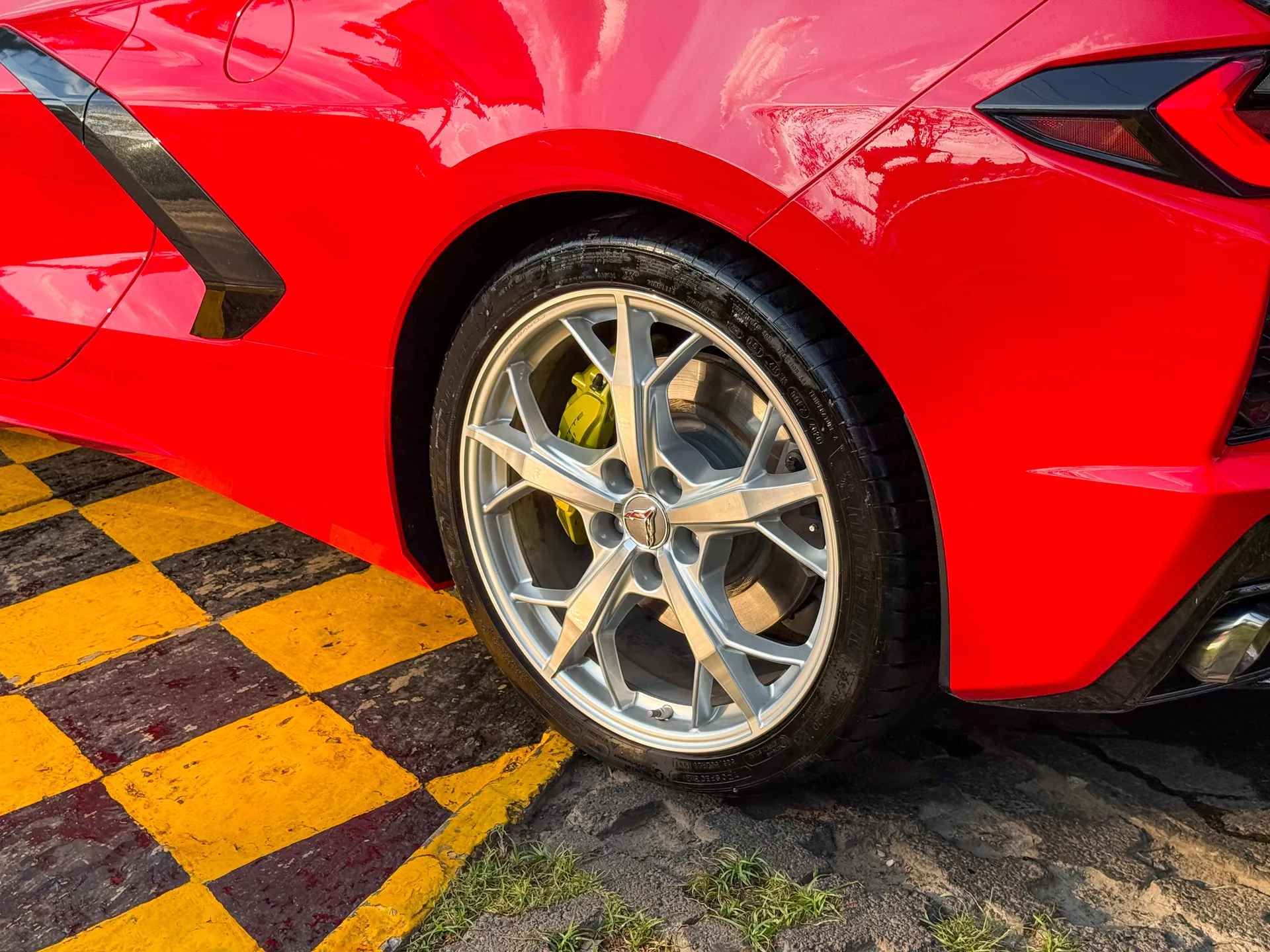 Car image 14