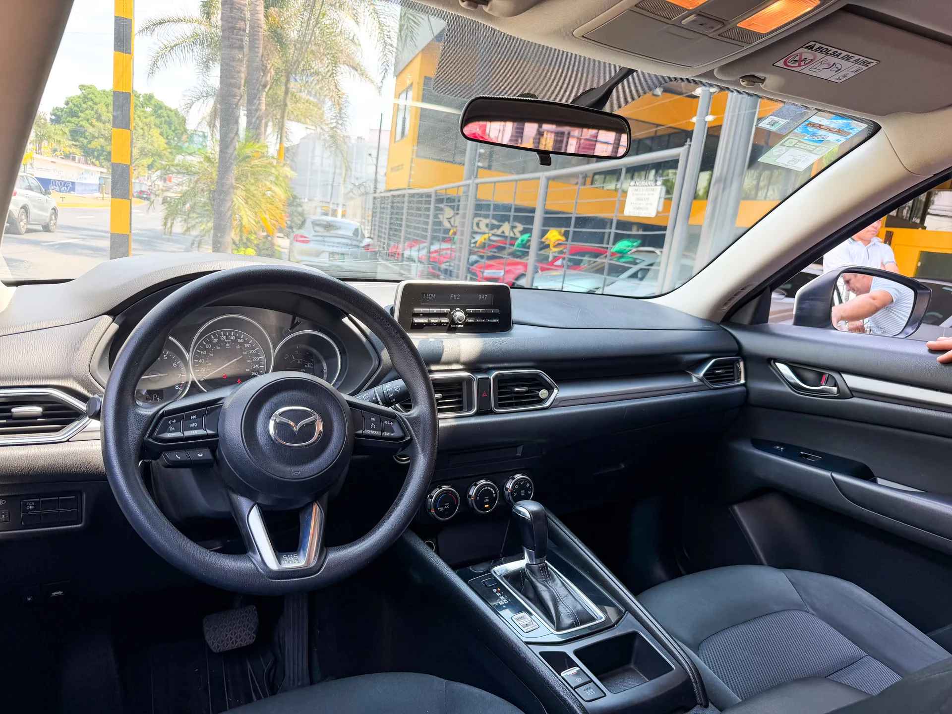 Car image 9