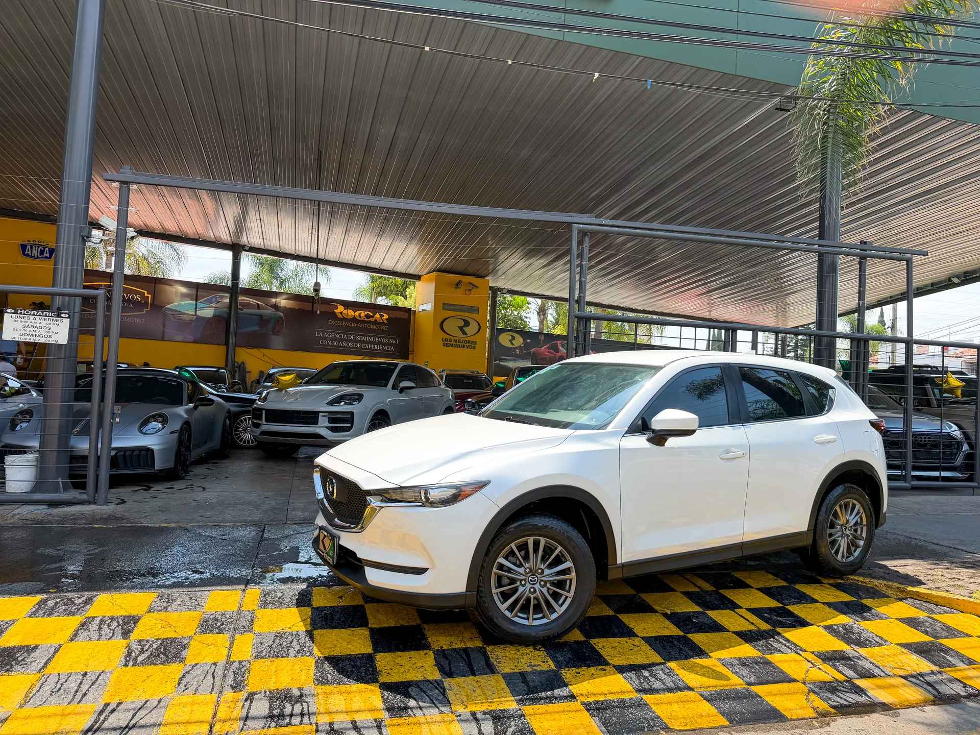 Car image 1