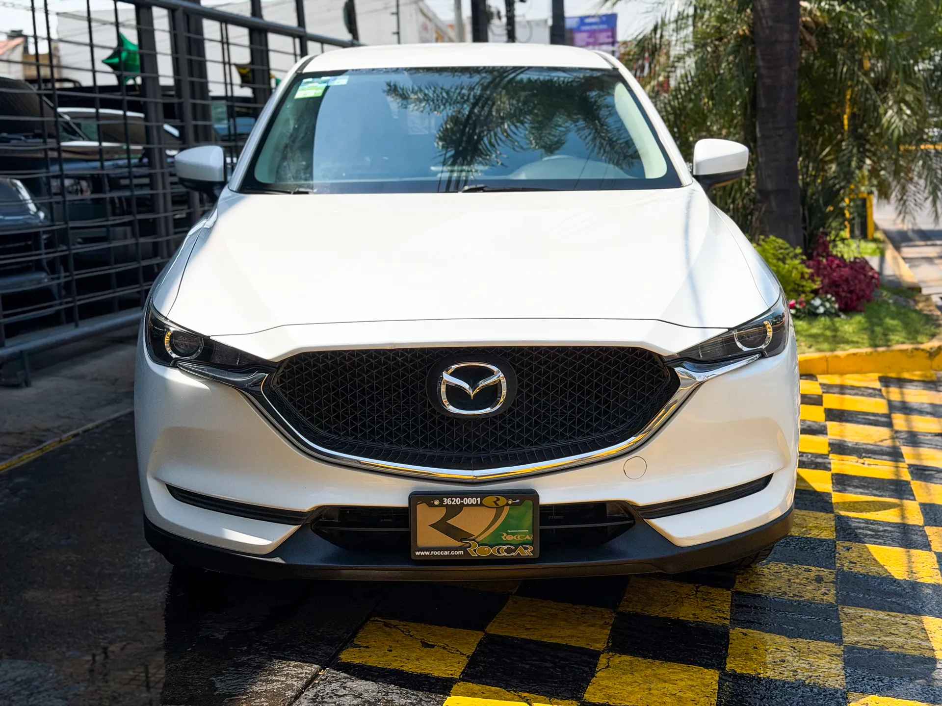 Car image 3