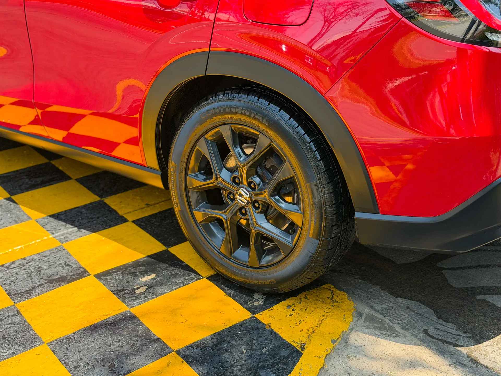 Car image 7