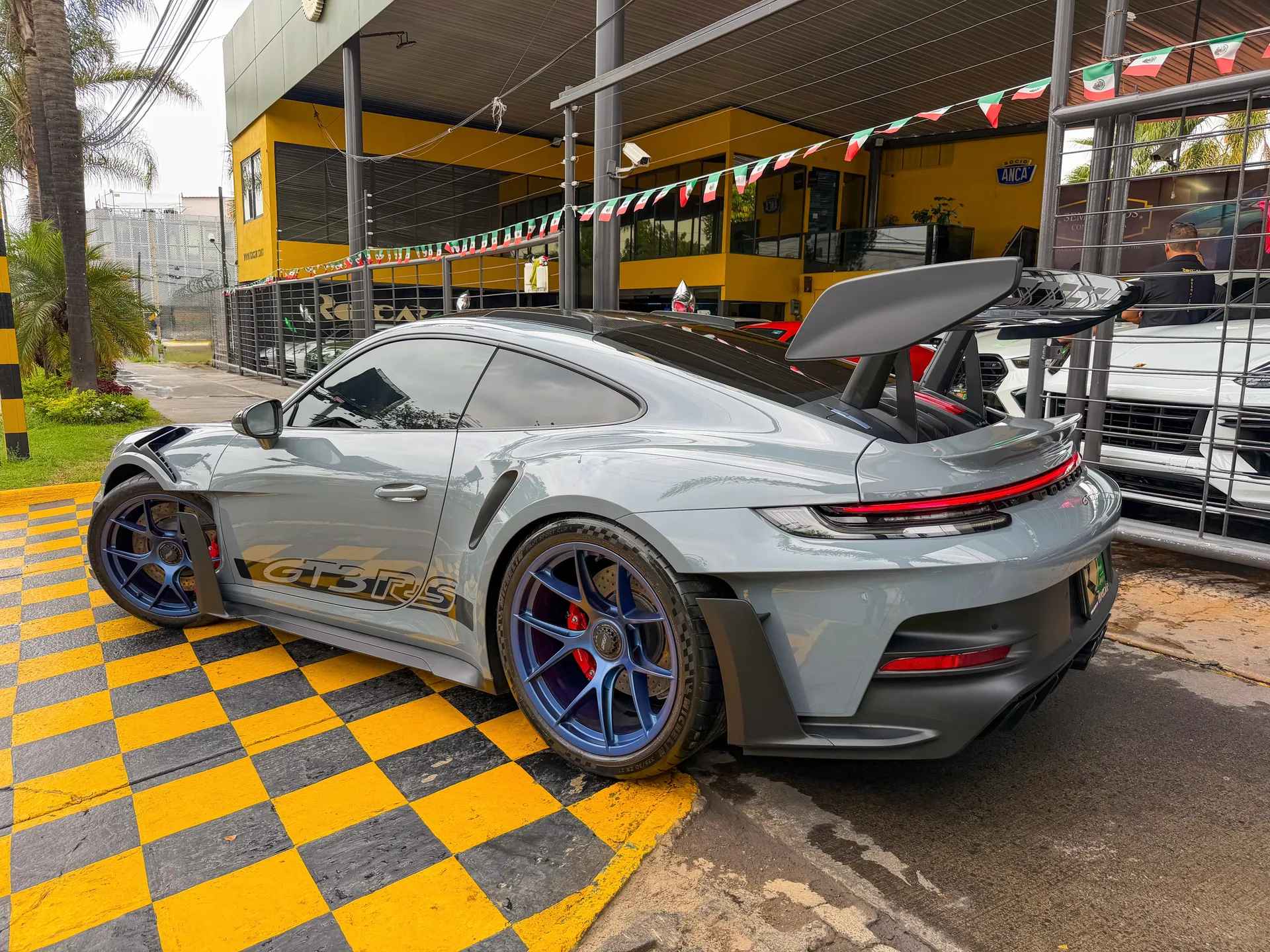 Car image 7