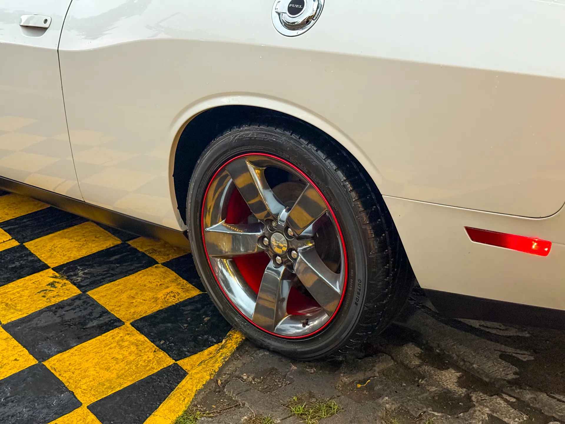 Car image 7