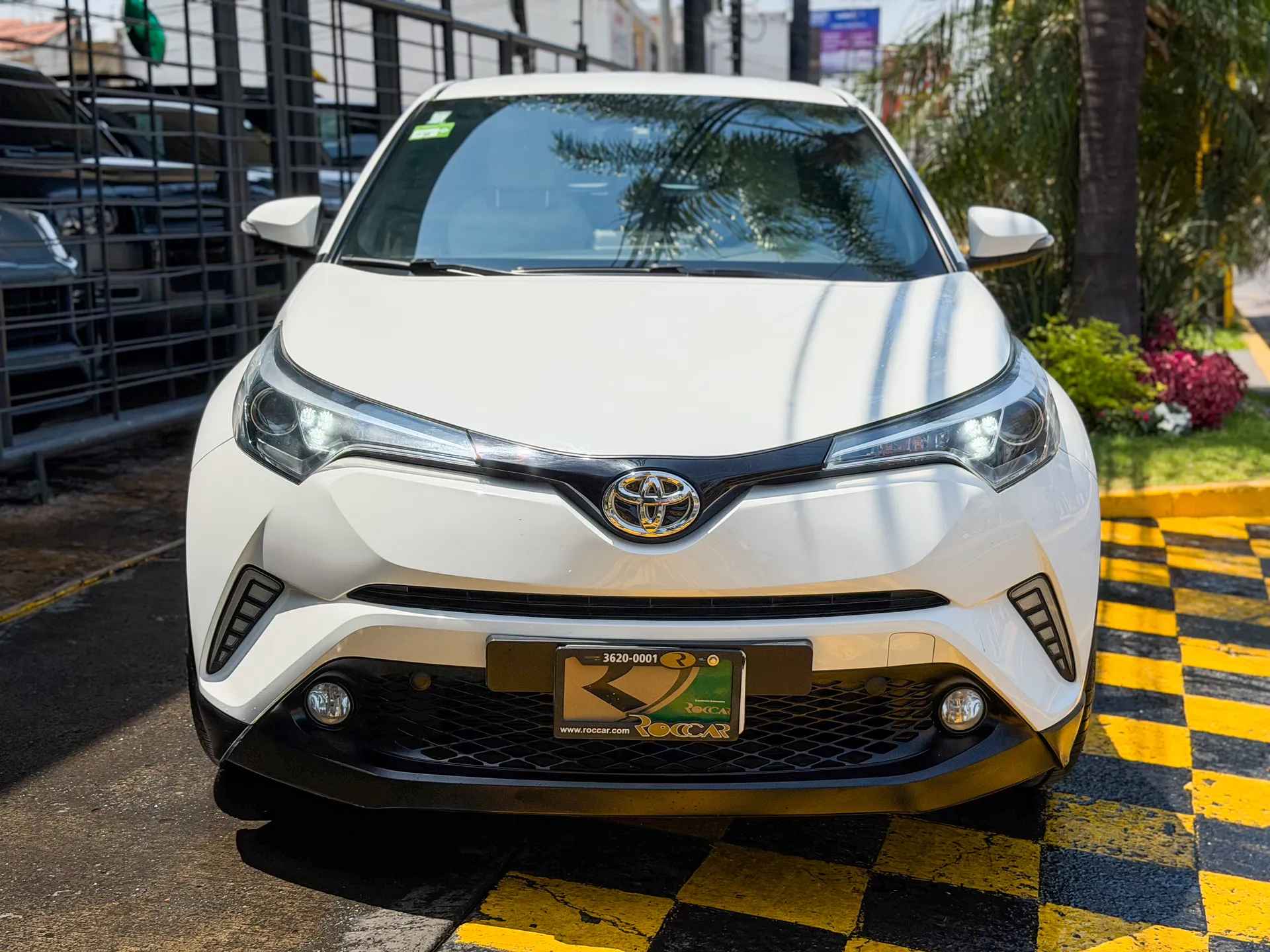 Car image 3