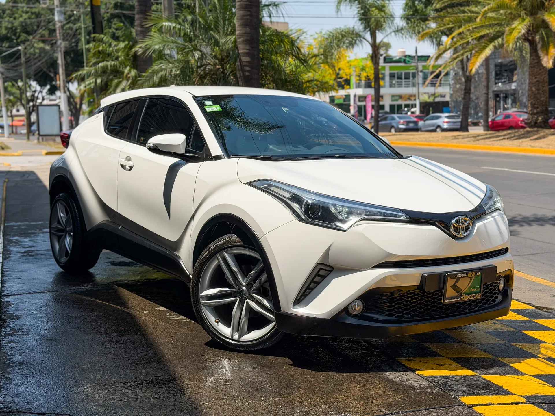Car image 4