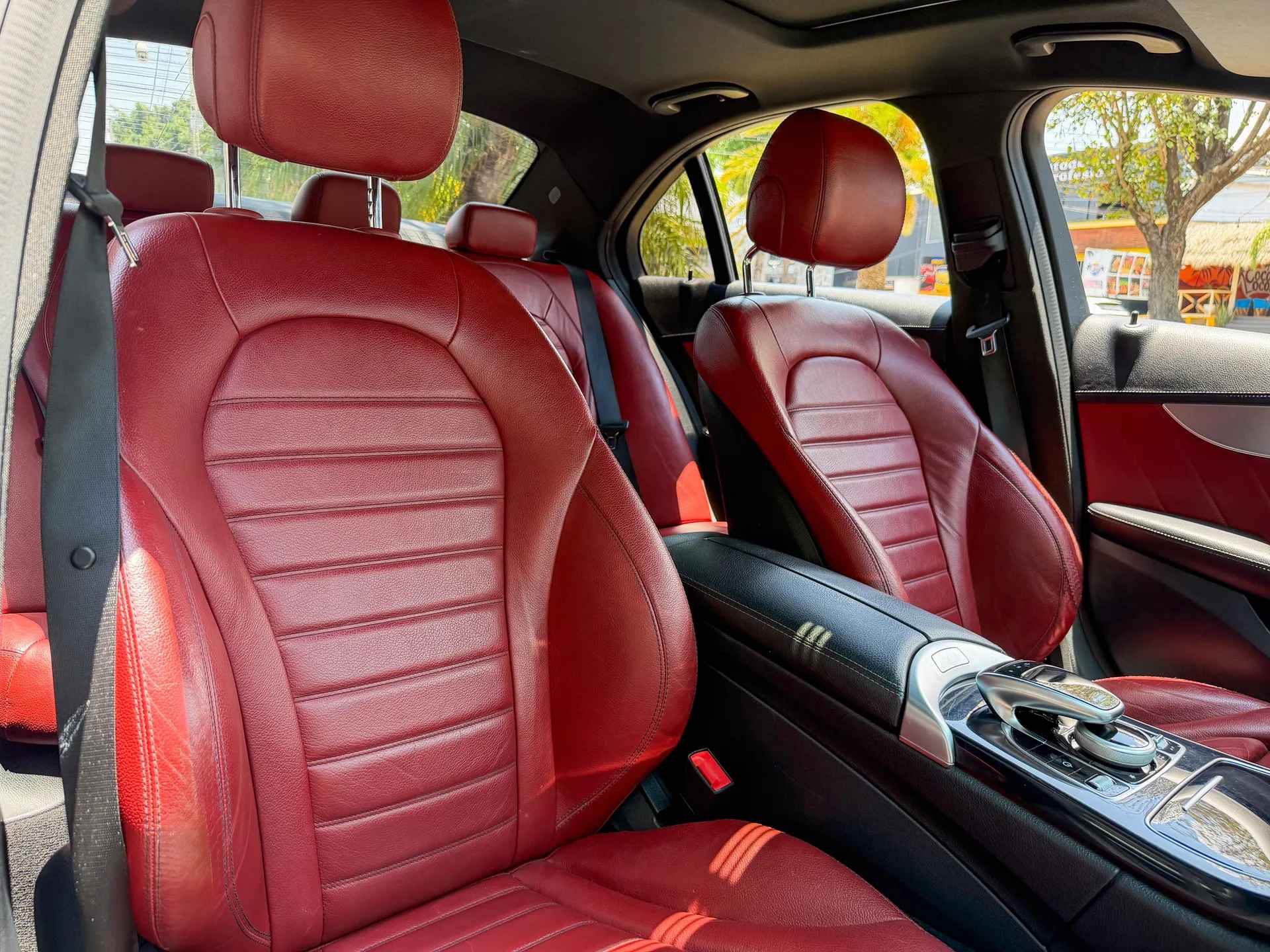 Car image 16