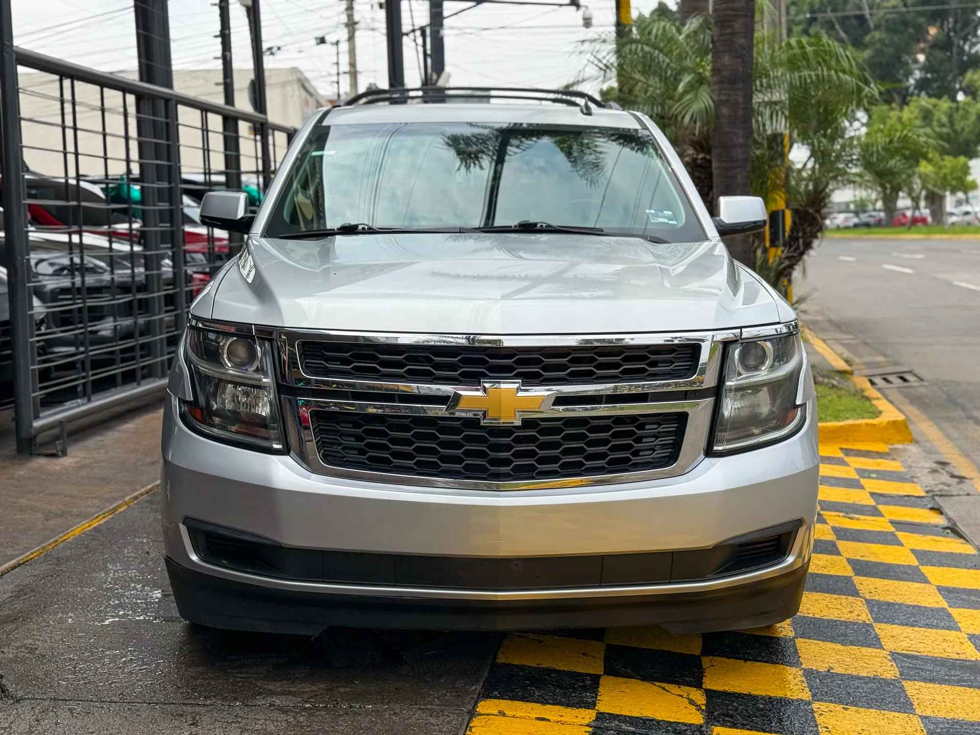 Car image 3