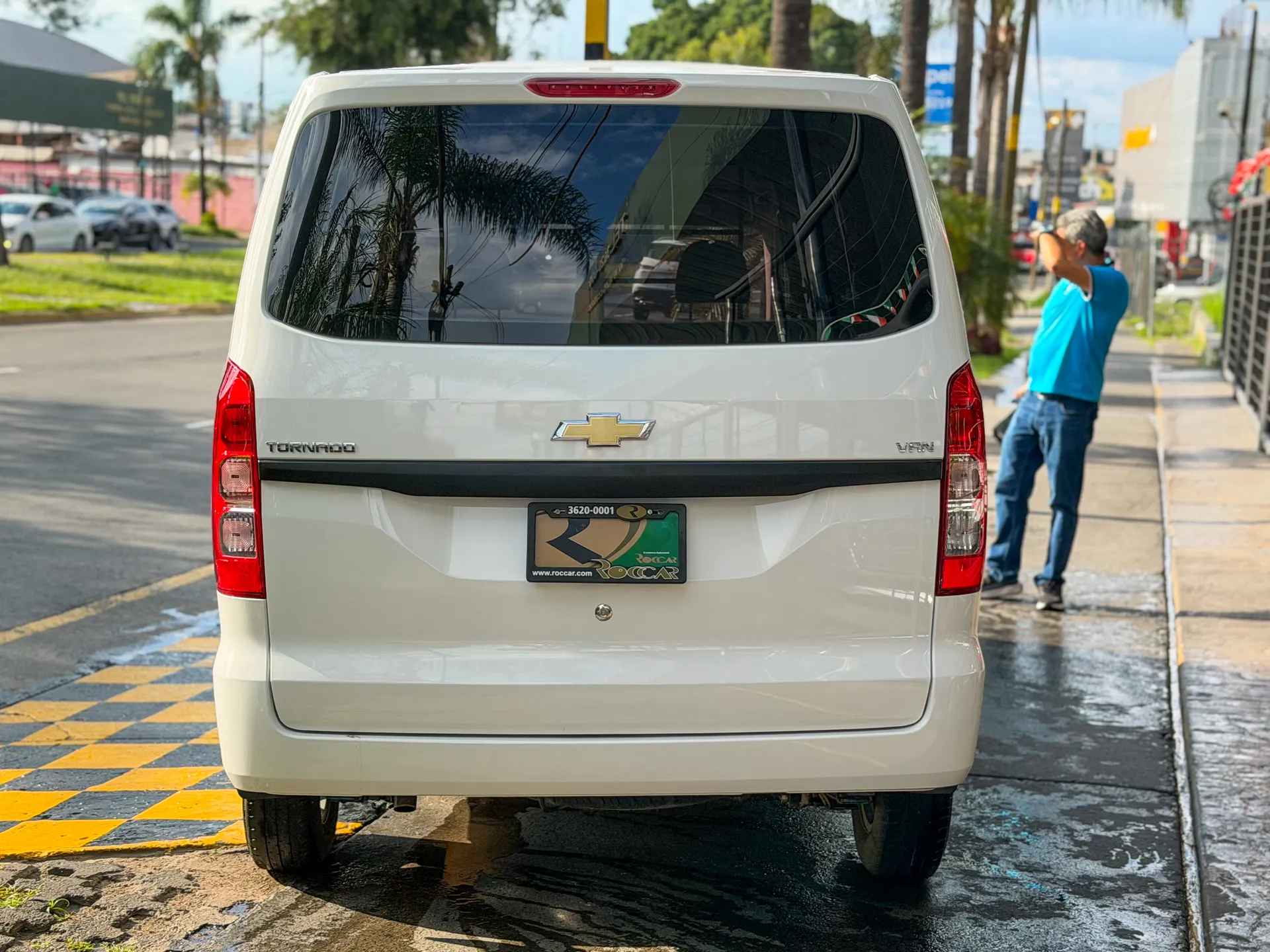 Car image 8