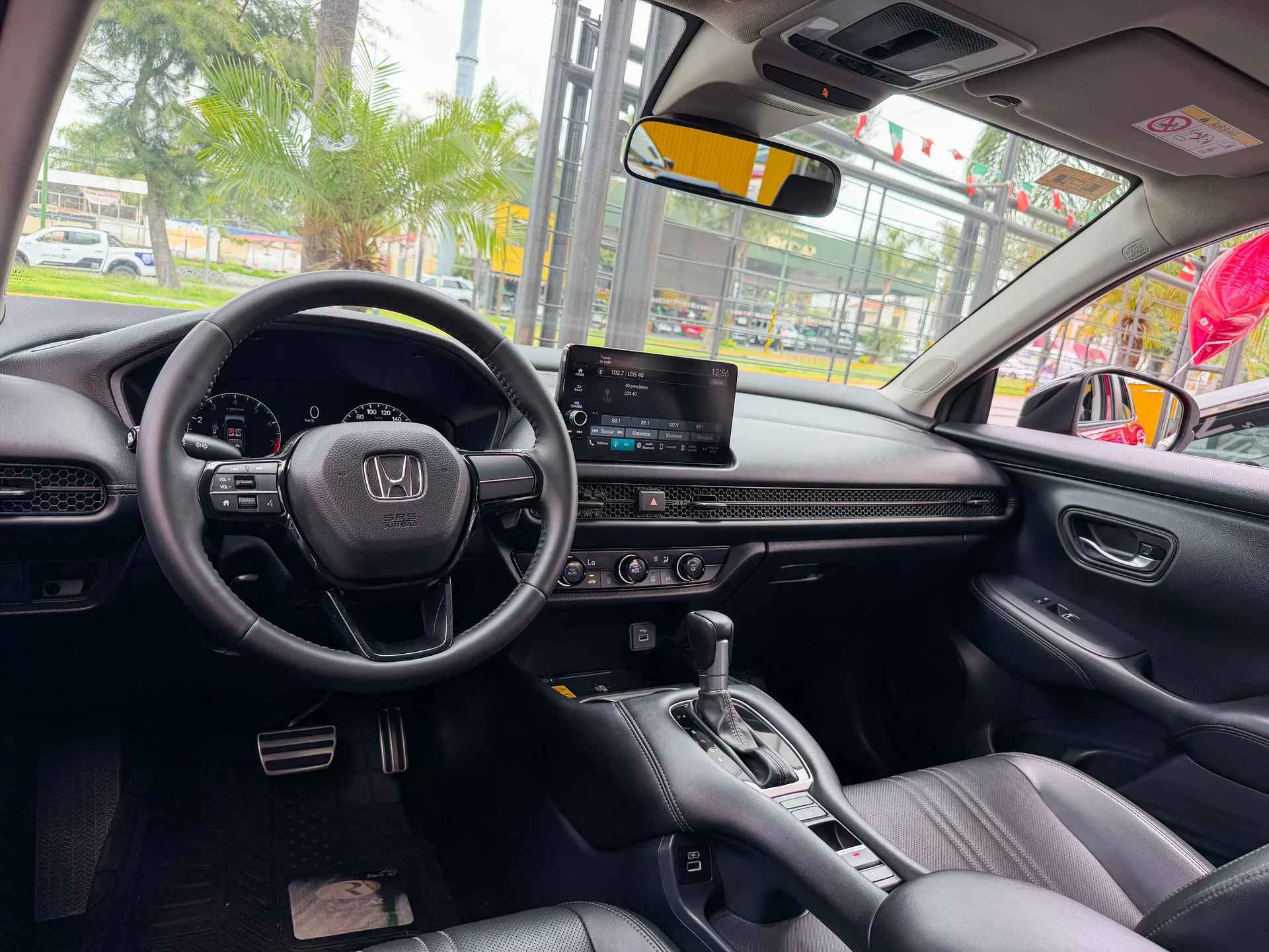 Car image 9