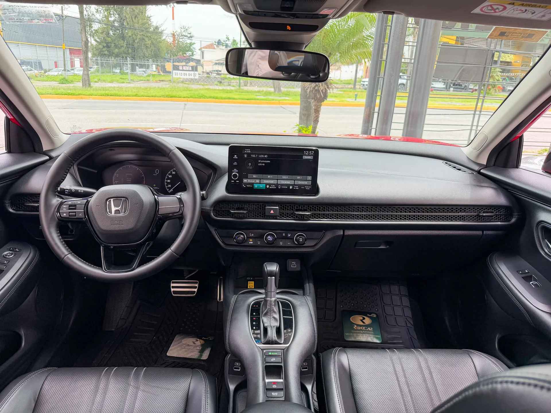 Car image 10
