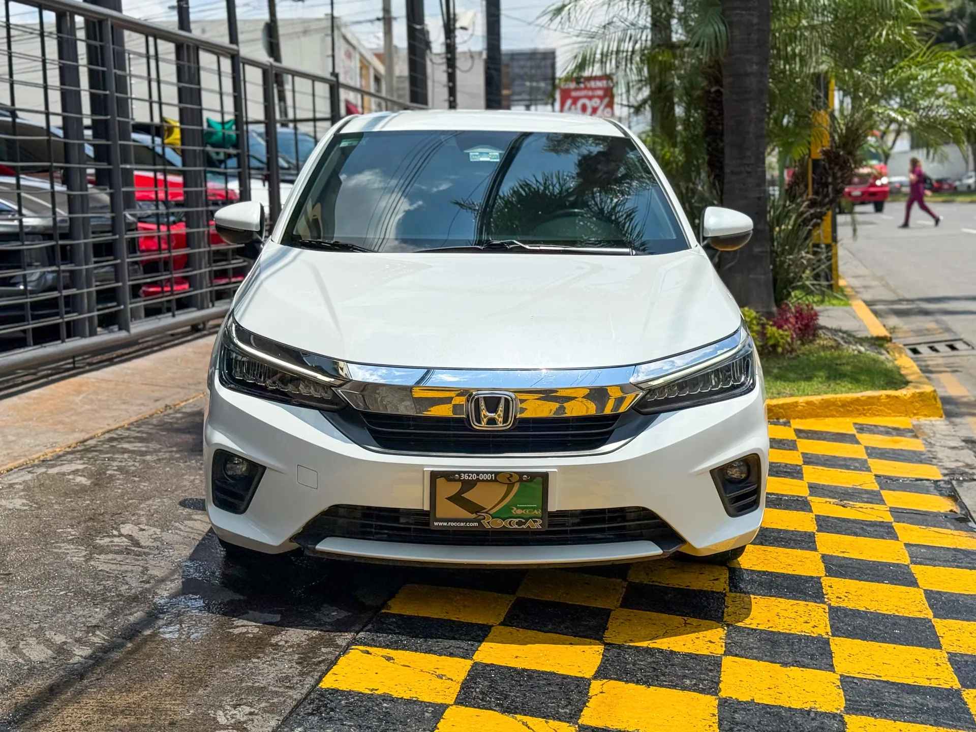 Car image 3