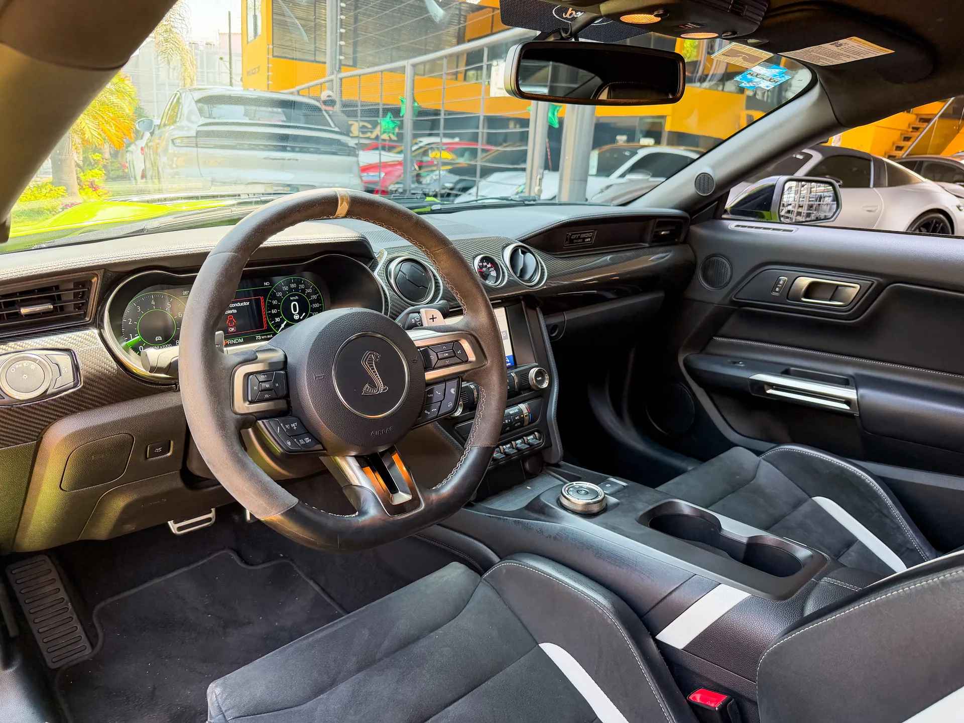 Car image 11