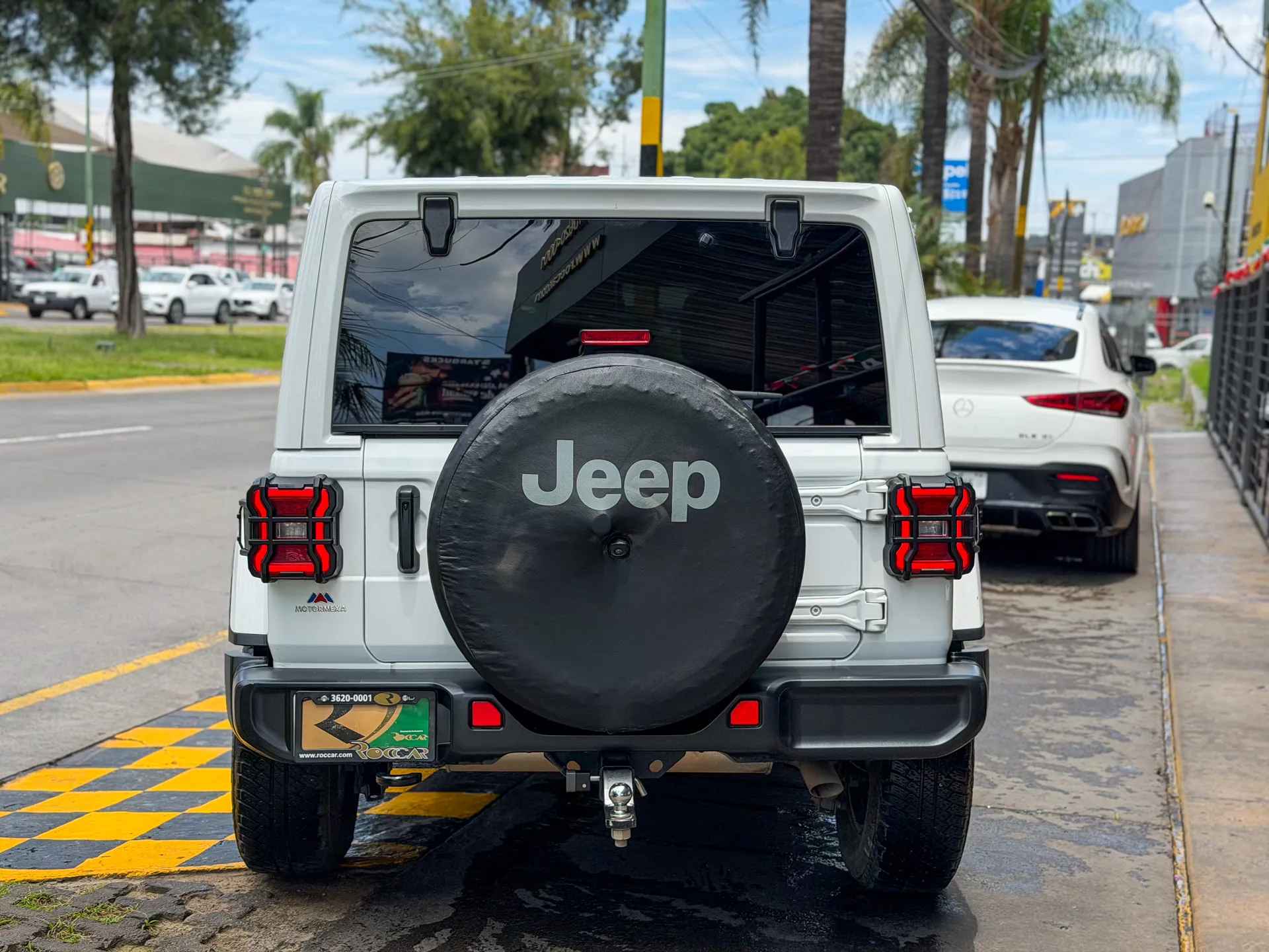 Car image 8