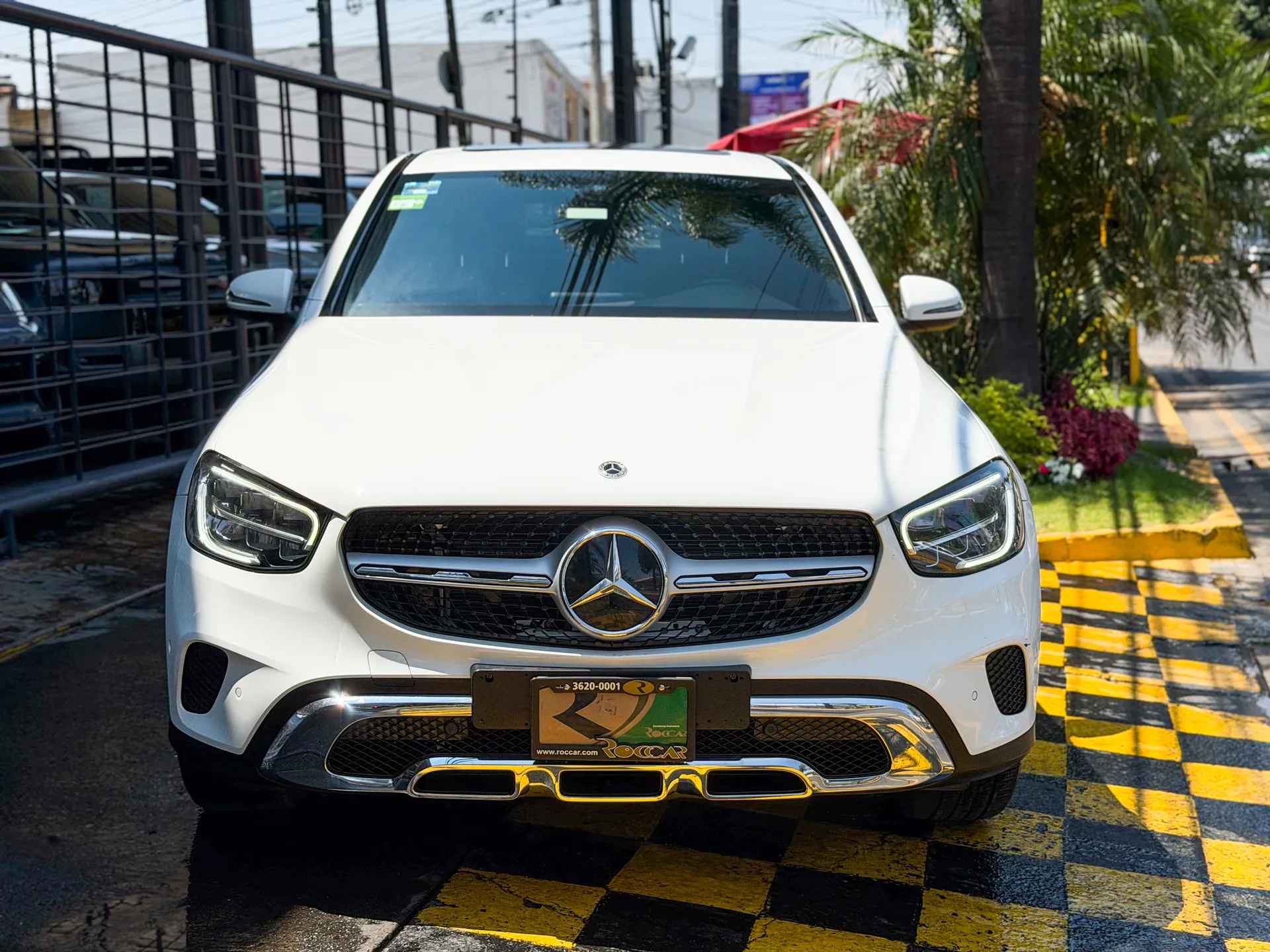 Car image 3
