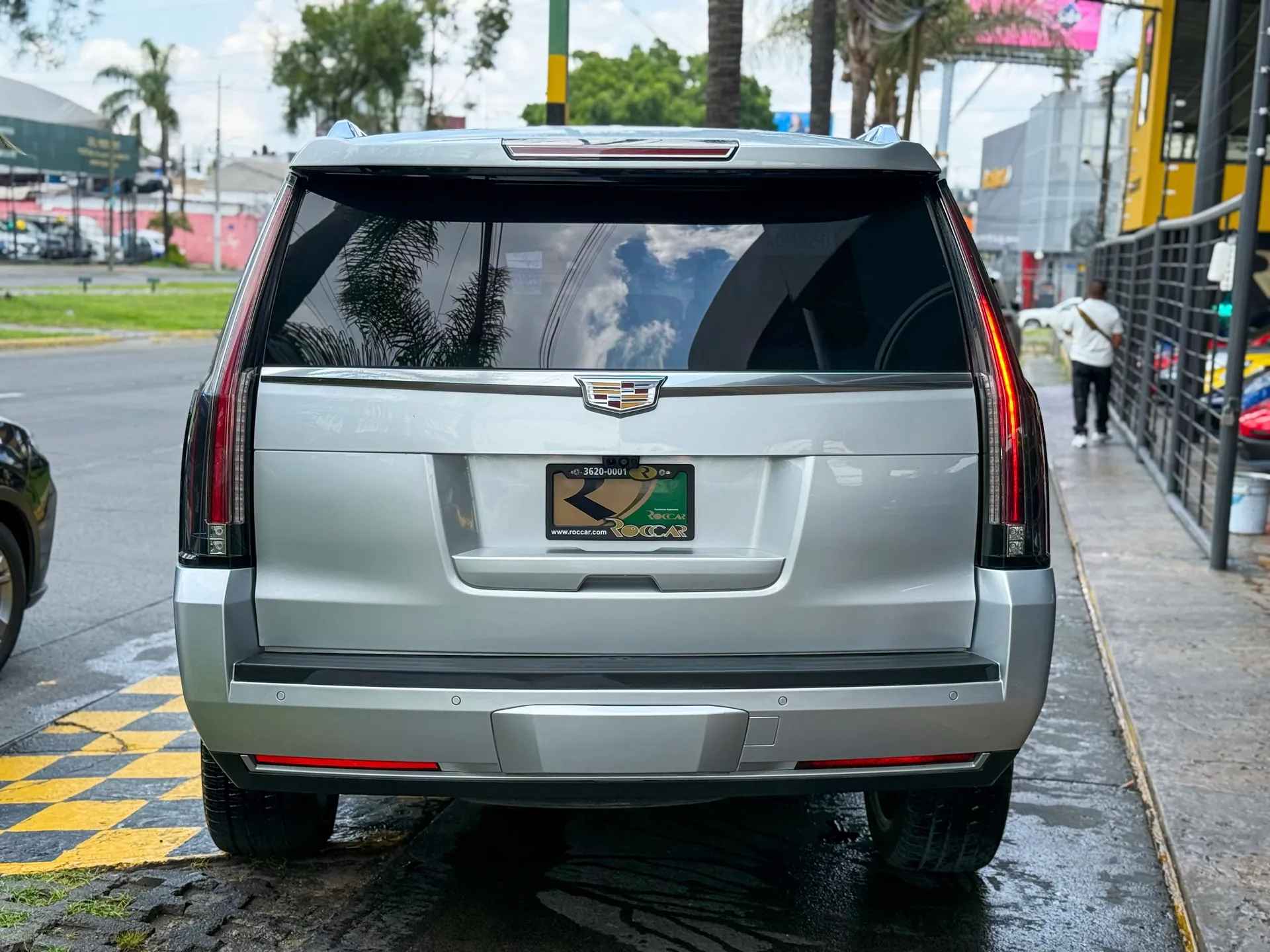 Car image 8