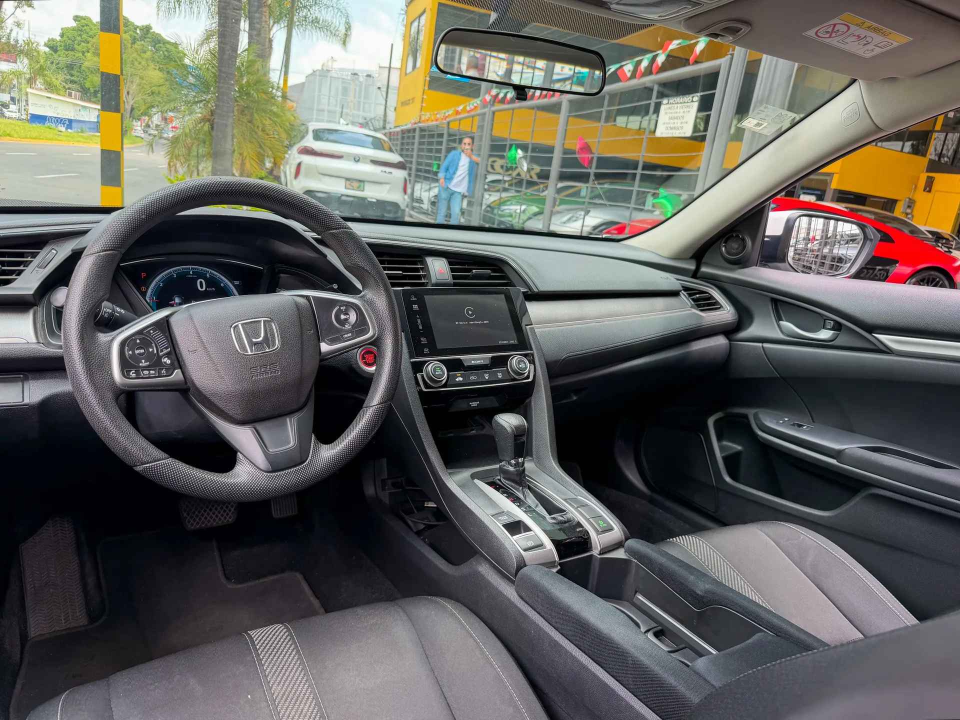 Car image 9