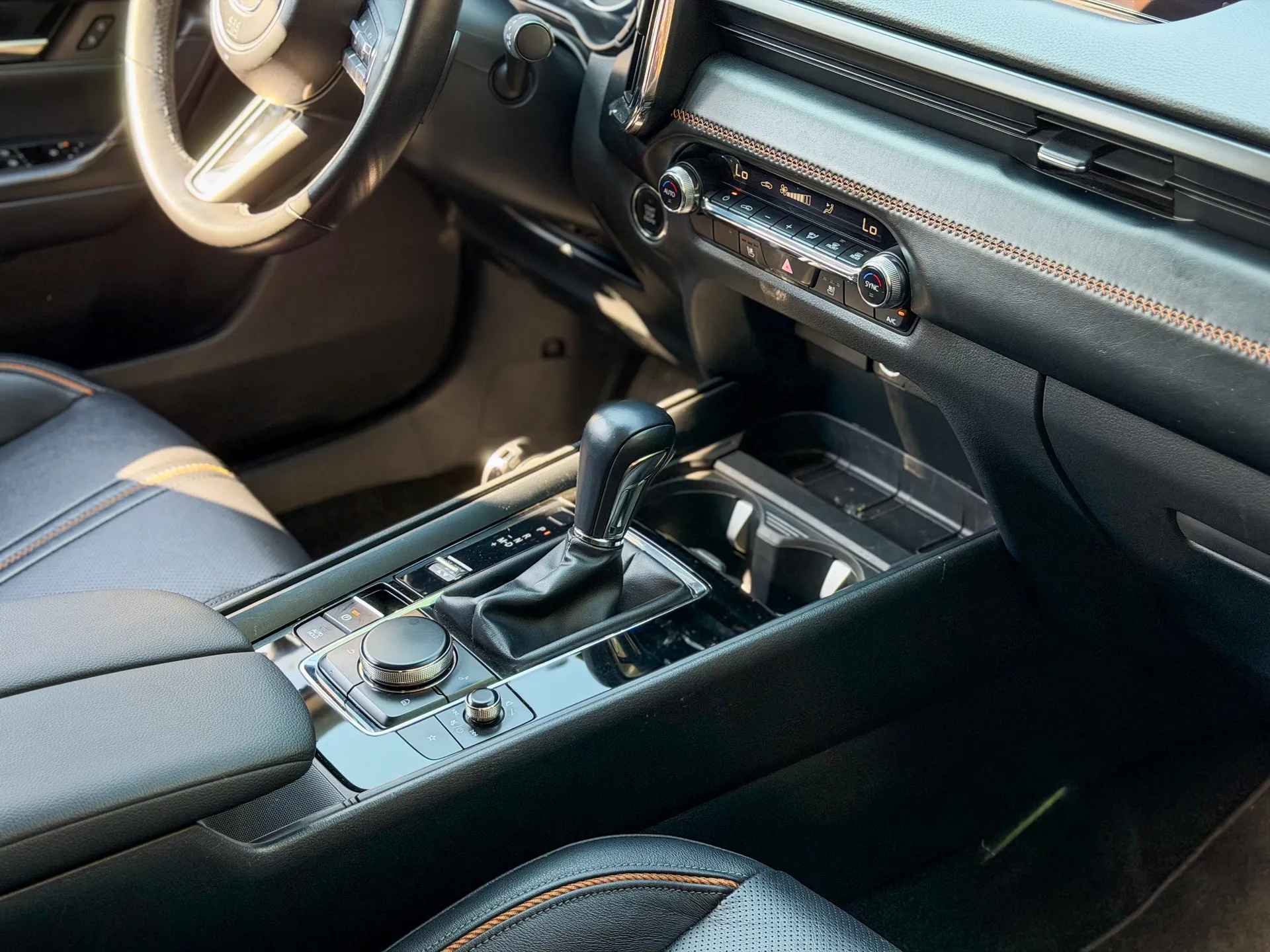 Car image 12