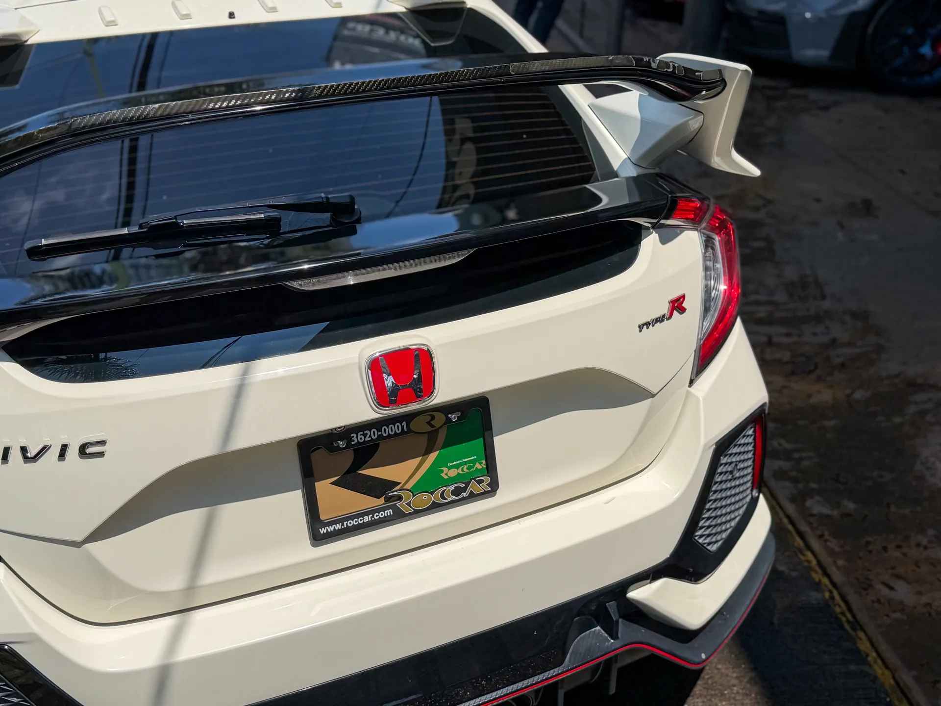 Car image 10