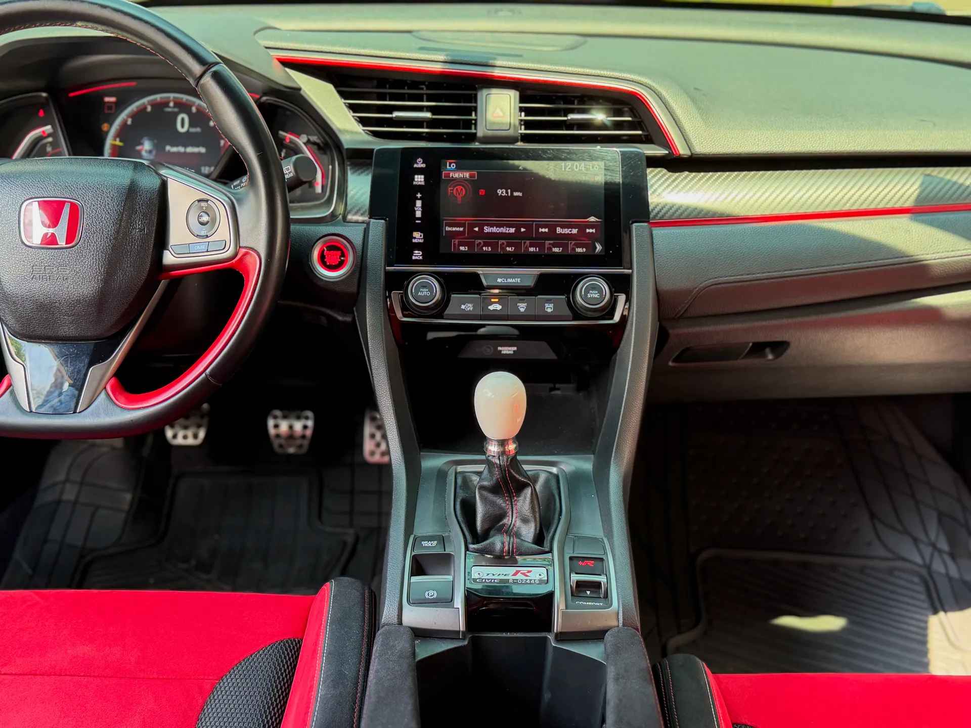 Car image 13