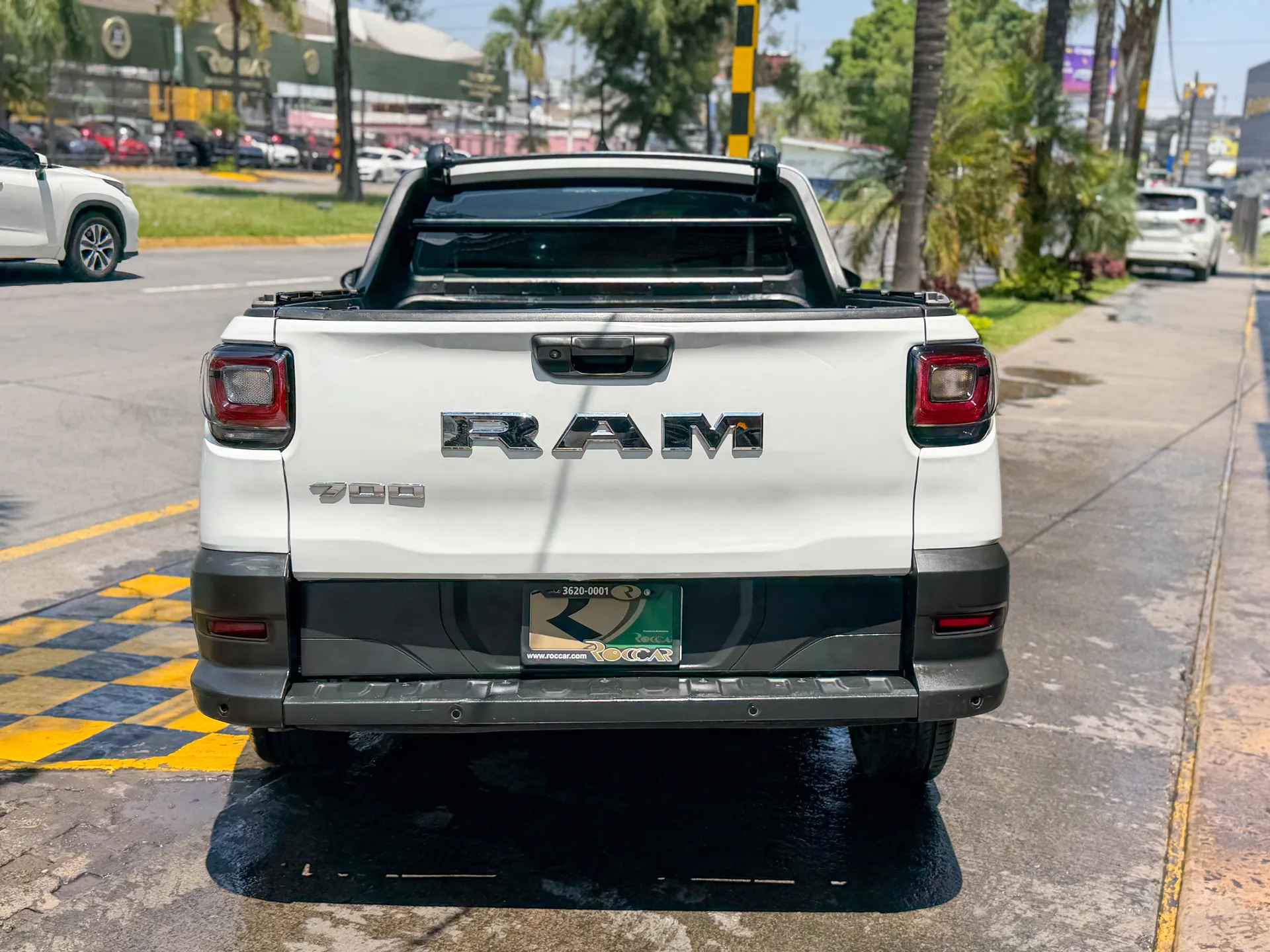 Car image 8