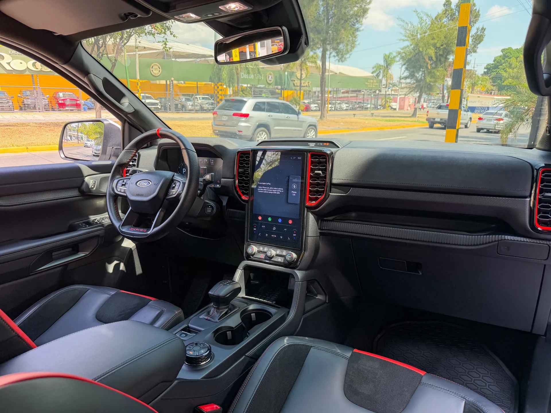 Car image 16