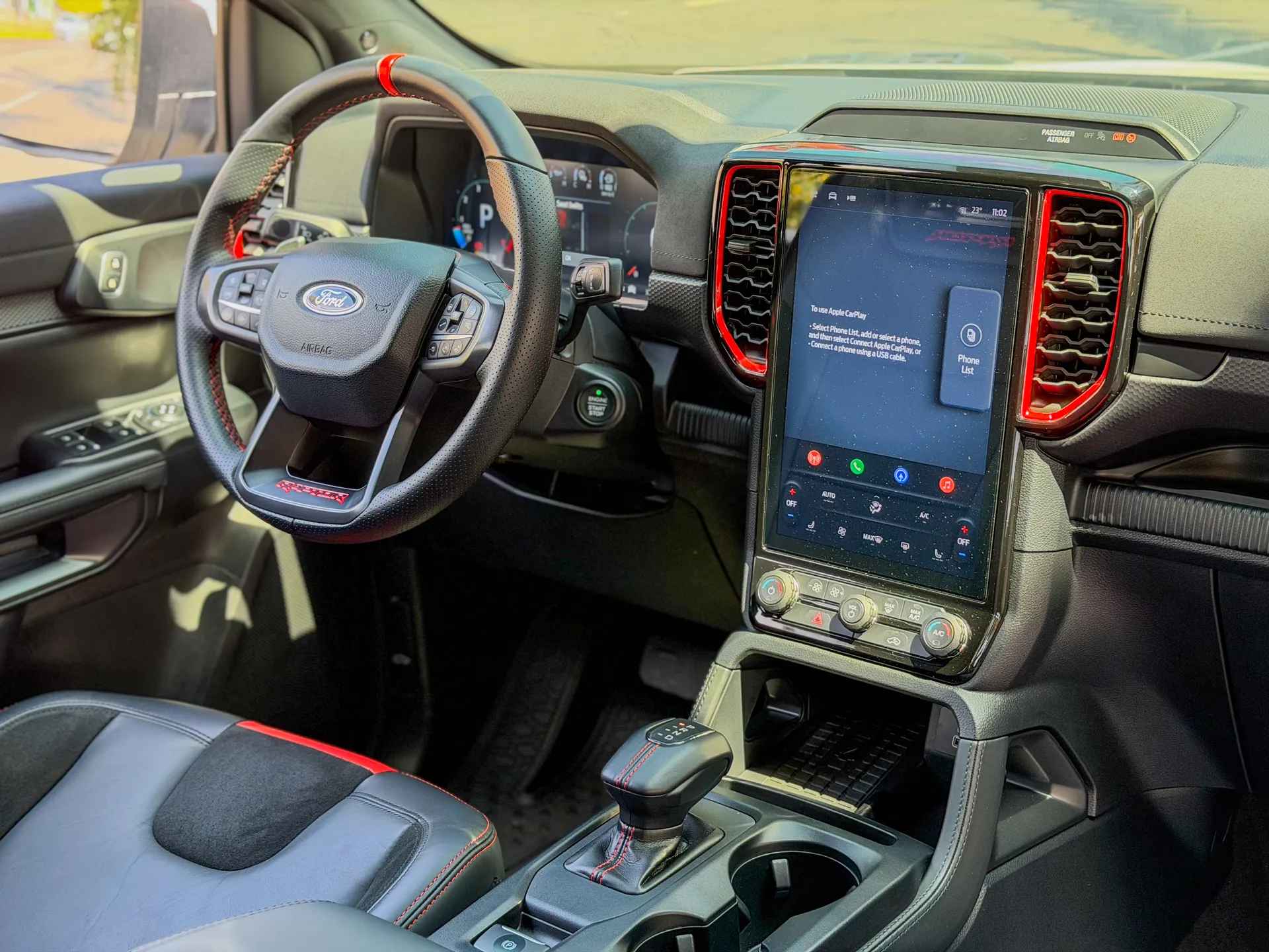 Car image 17