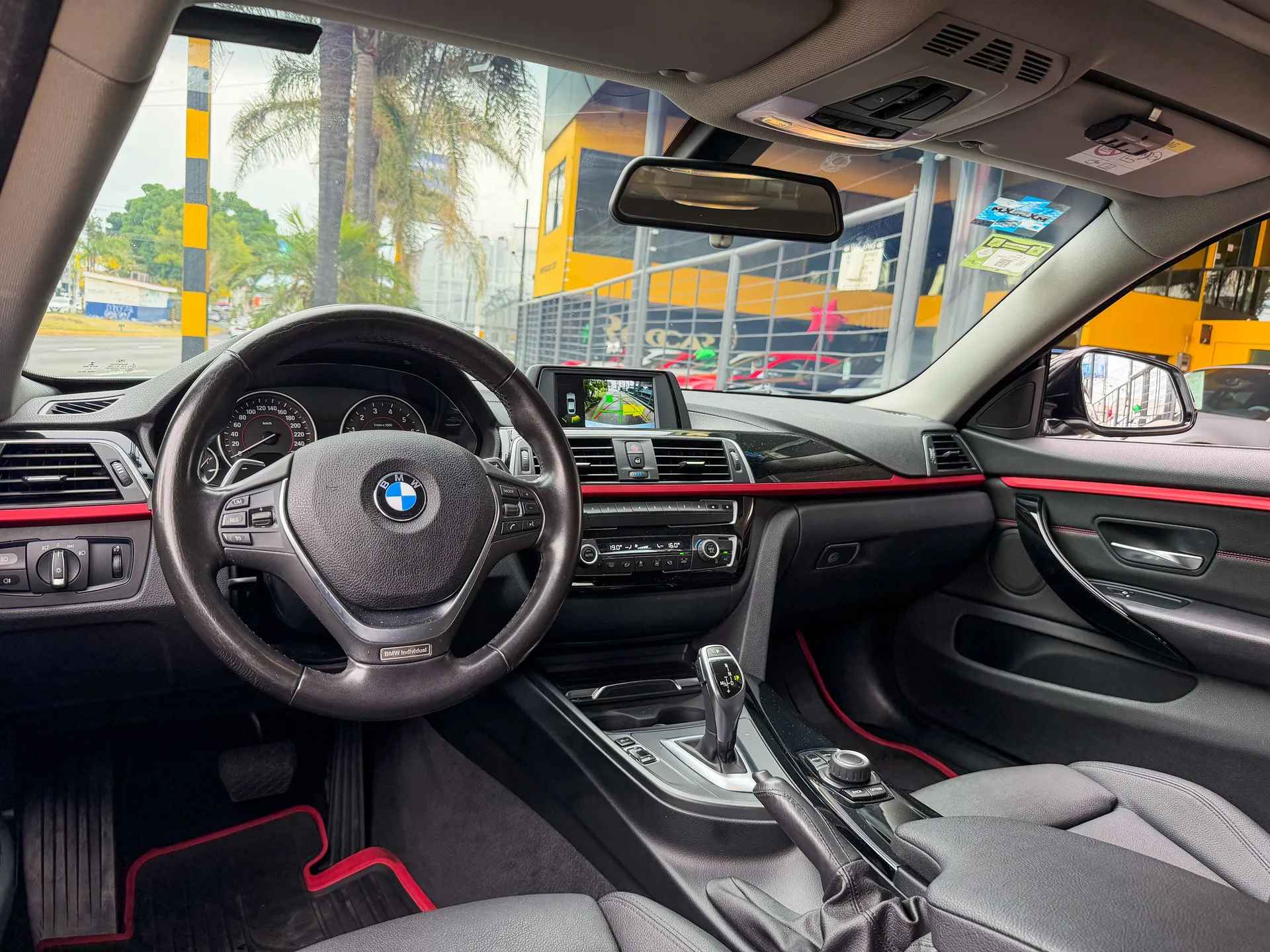 Car image 9