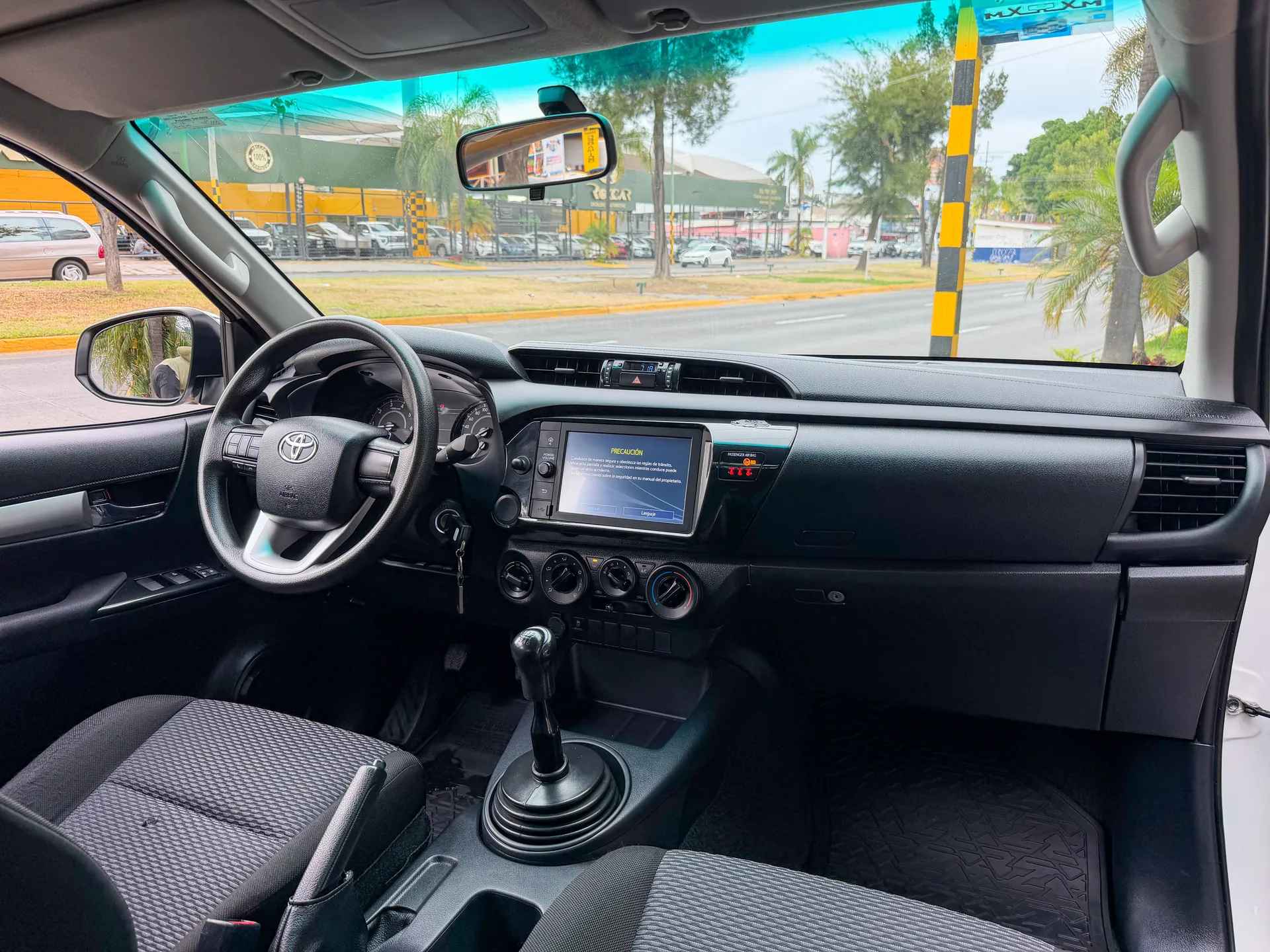 Car image 15