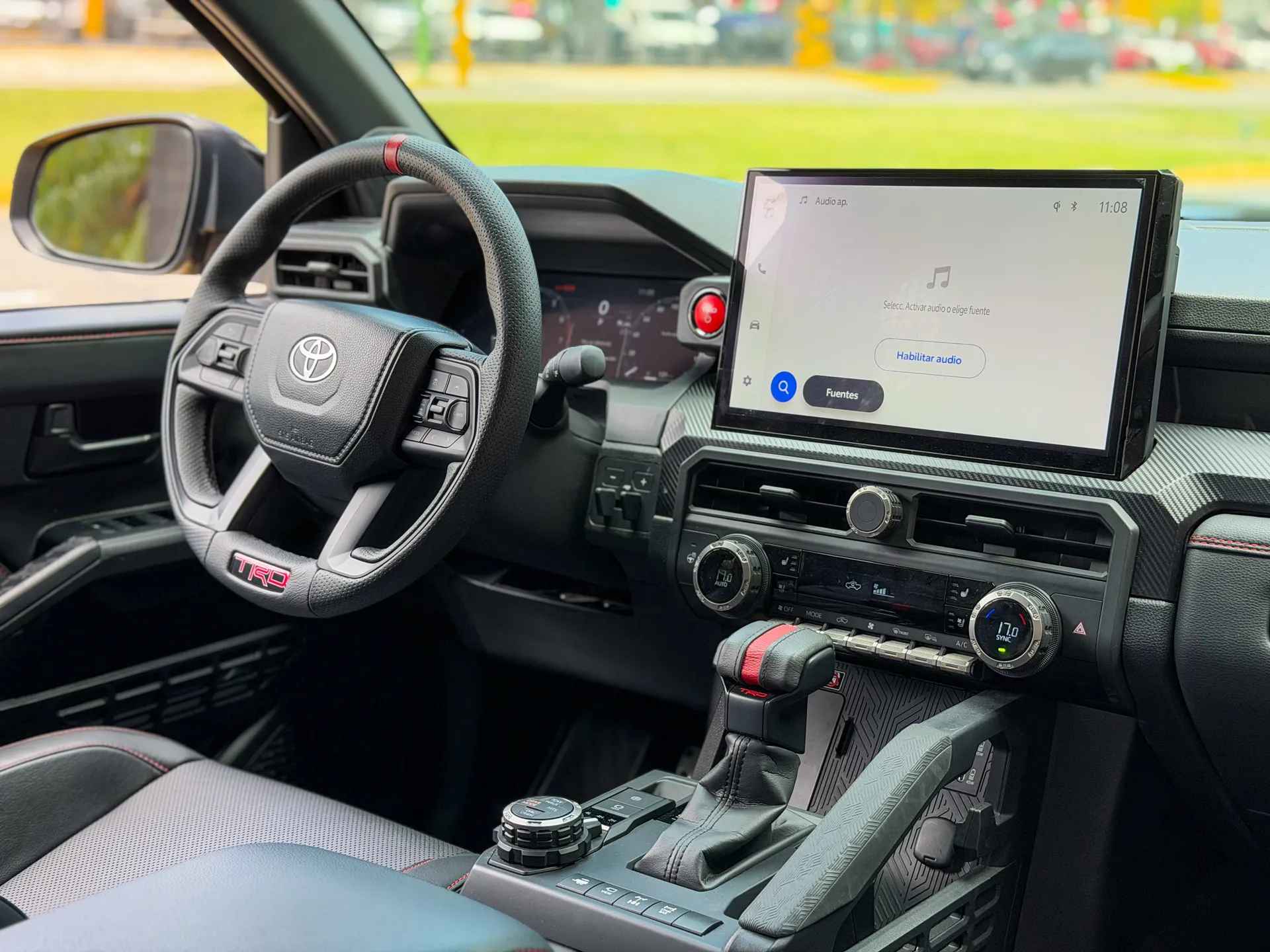 Car image 17