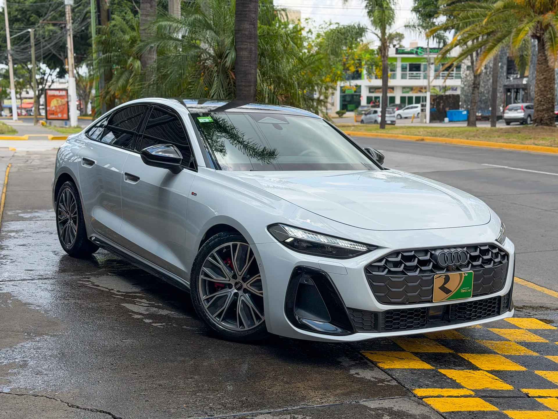 Car image 5