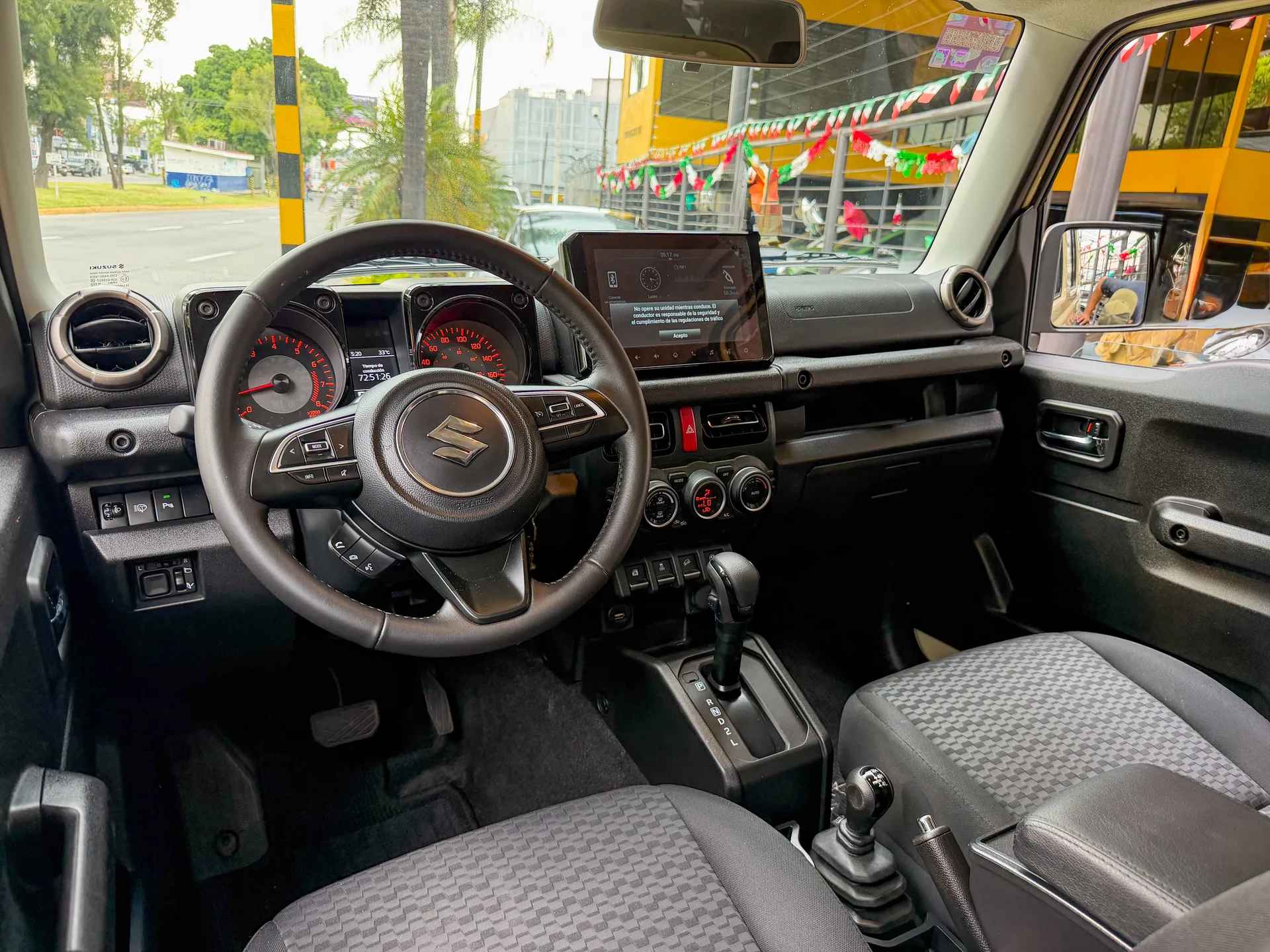 Car image 9