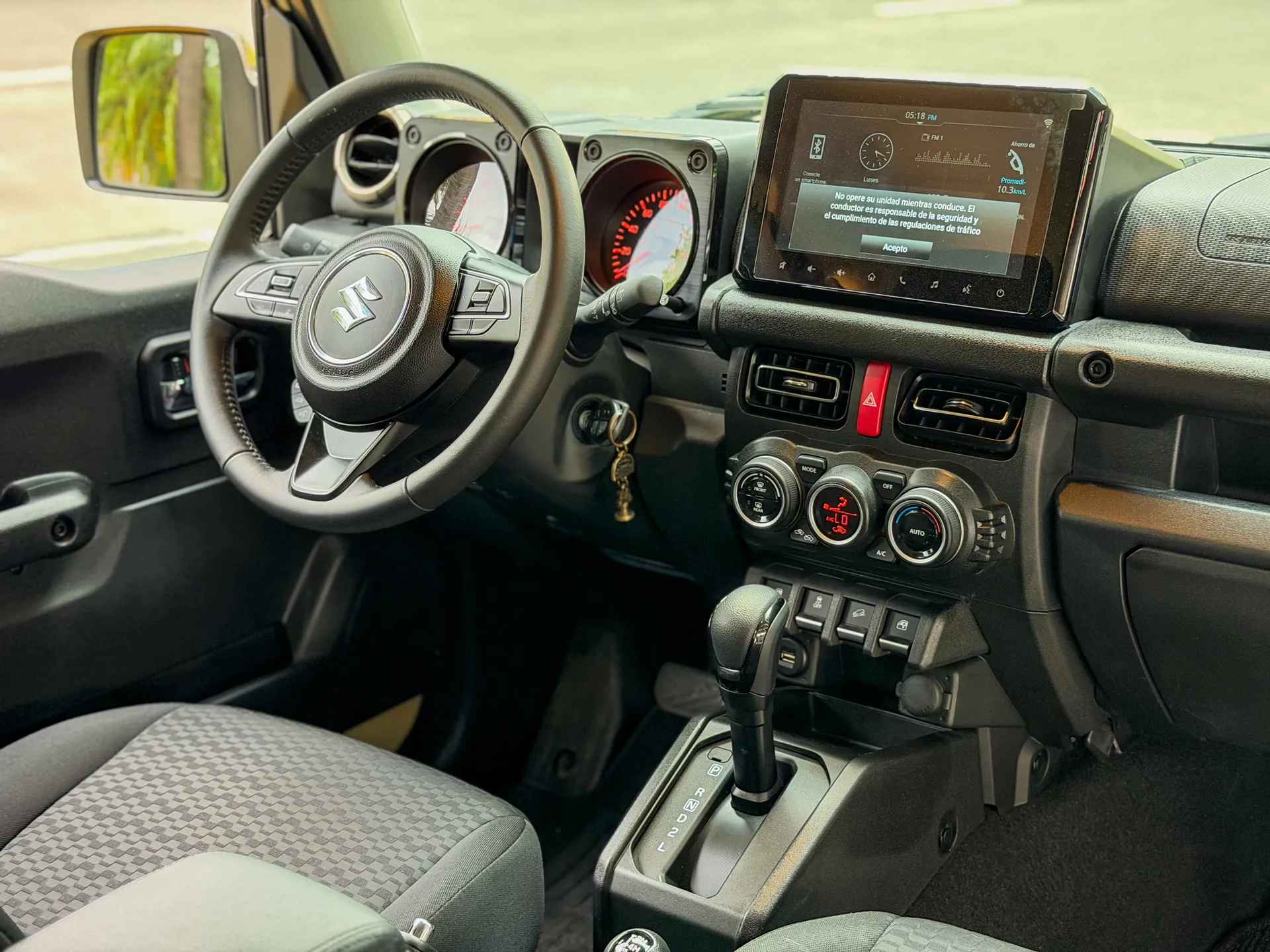 Car image 12