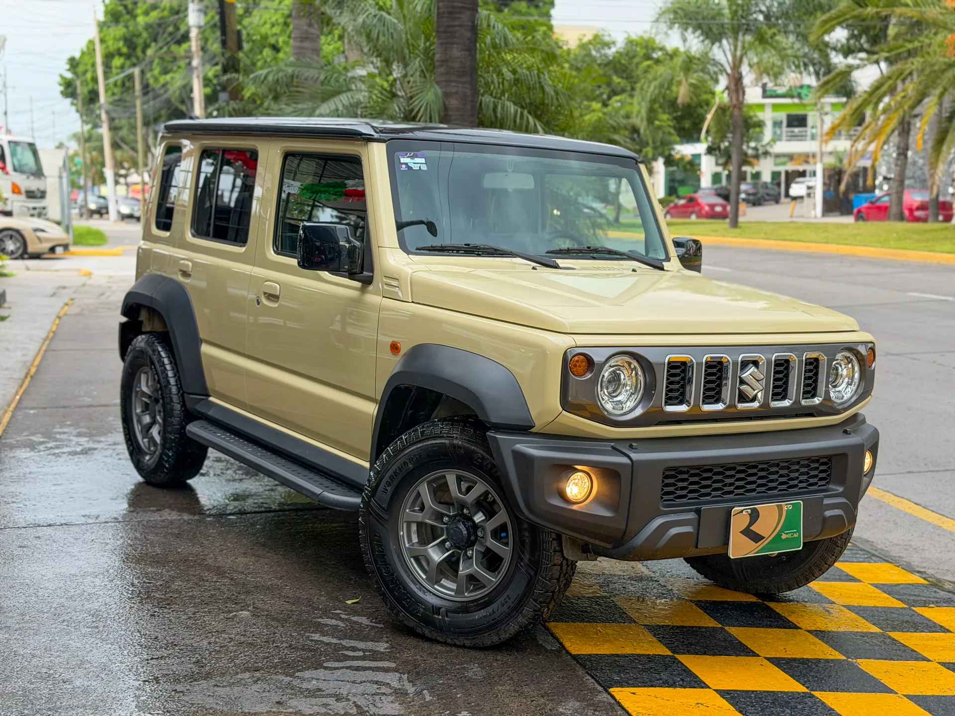 Car image 4