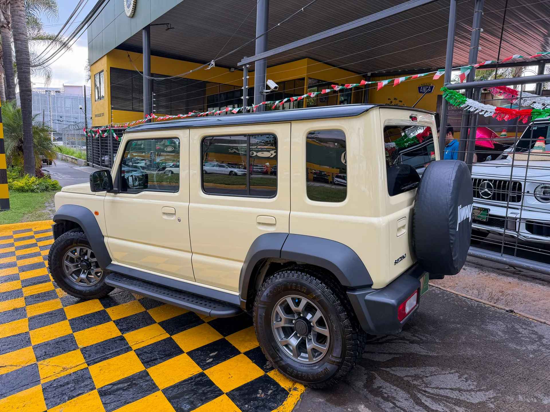 Car image 6