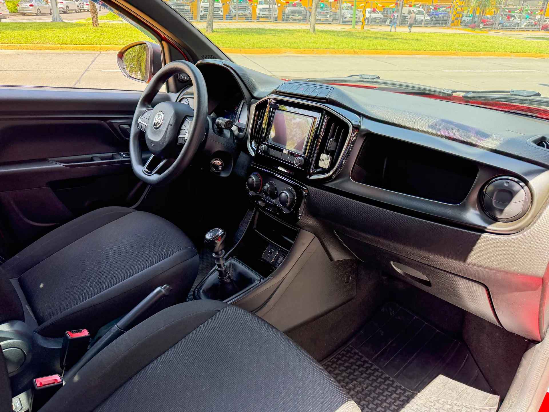 Car image 12