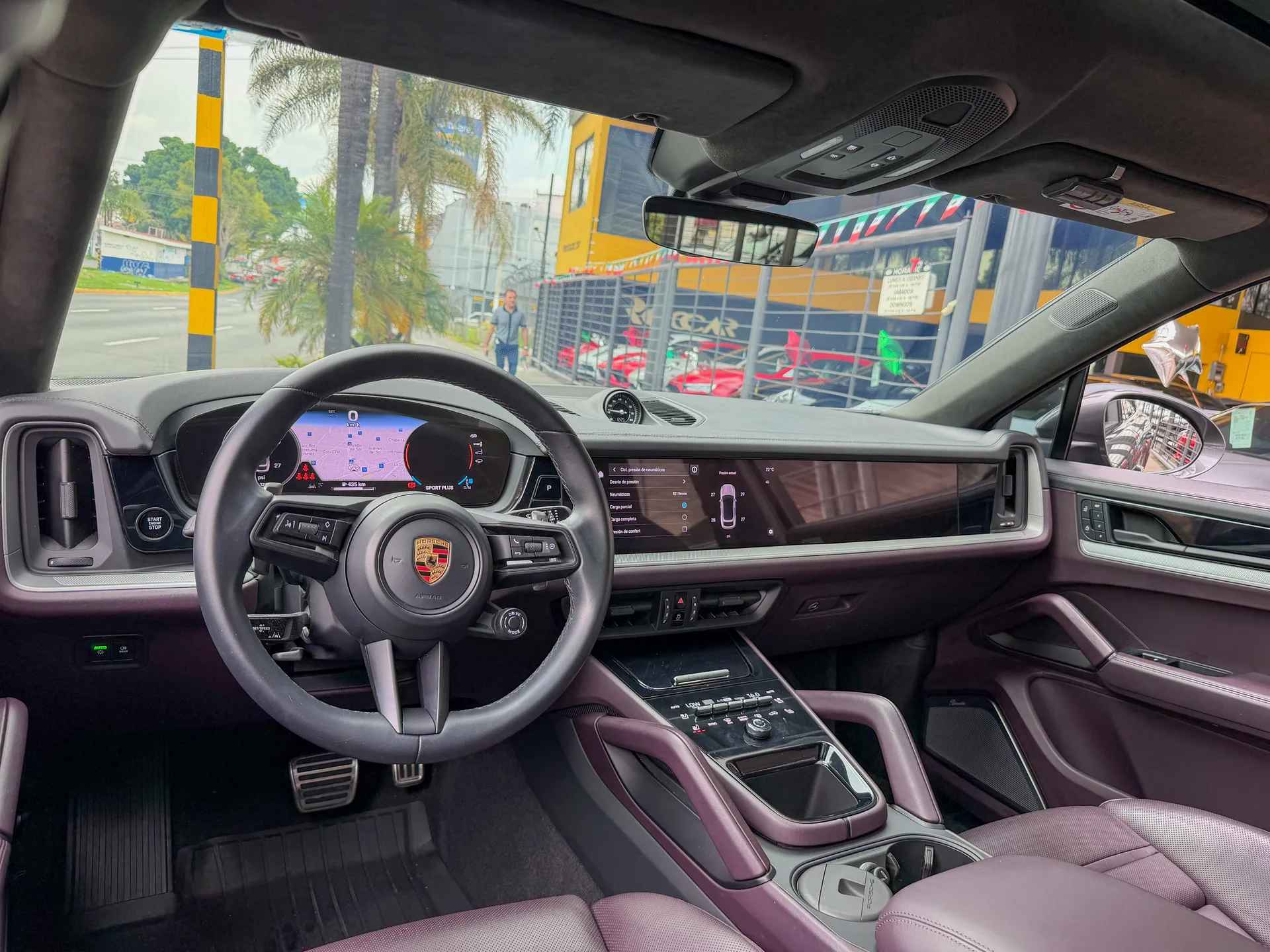 Car image 9