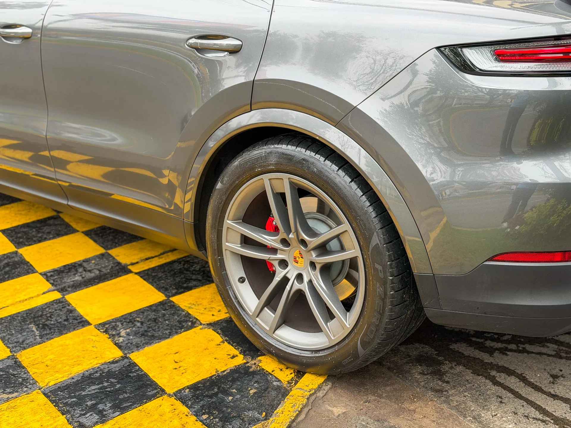 Car image 7