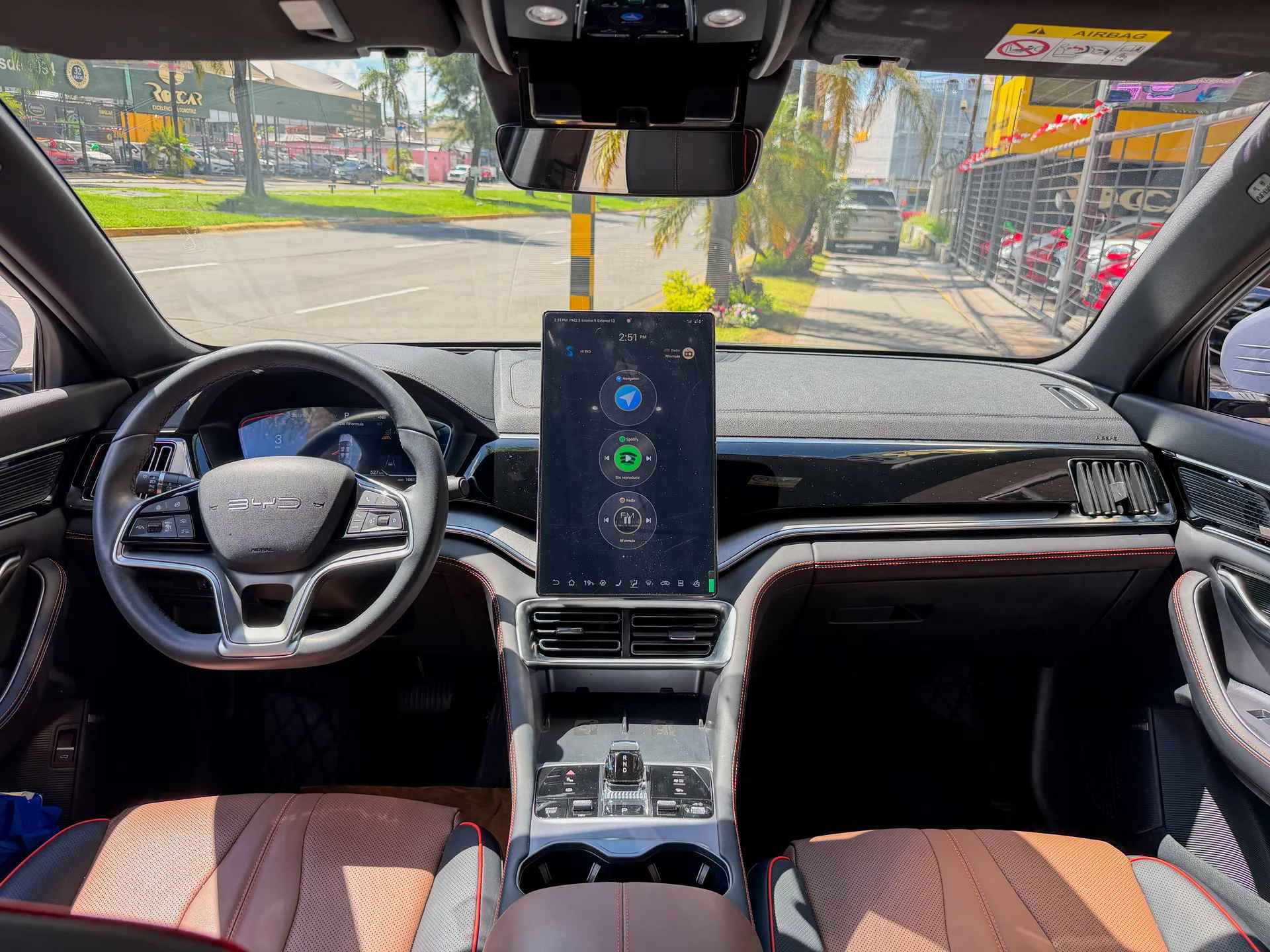 Car image 10