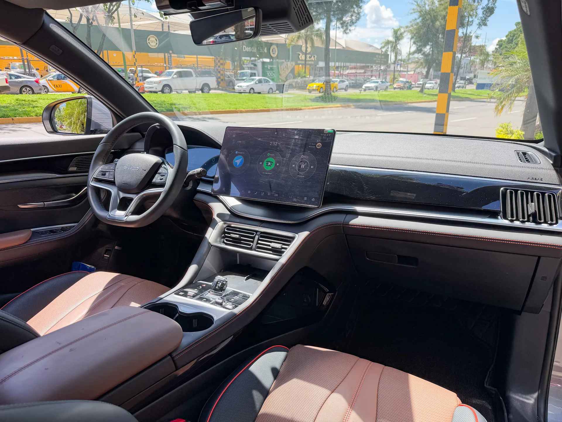 Car image 17