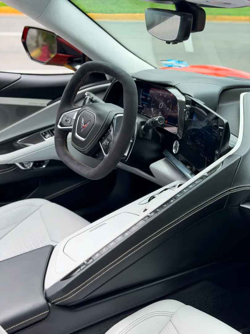 Car image 20