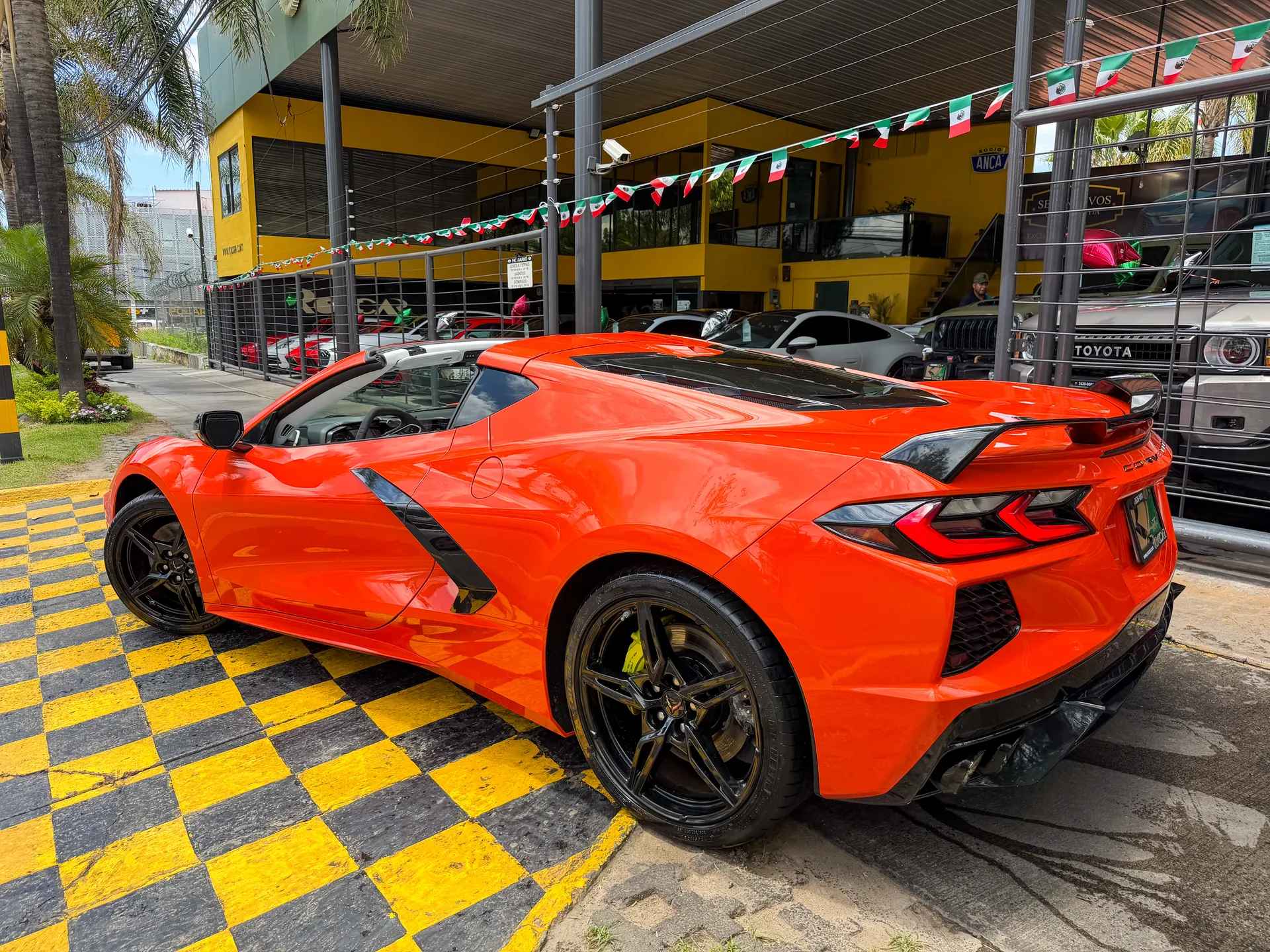 Car image 9