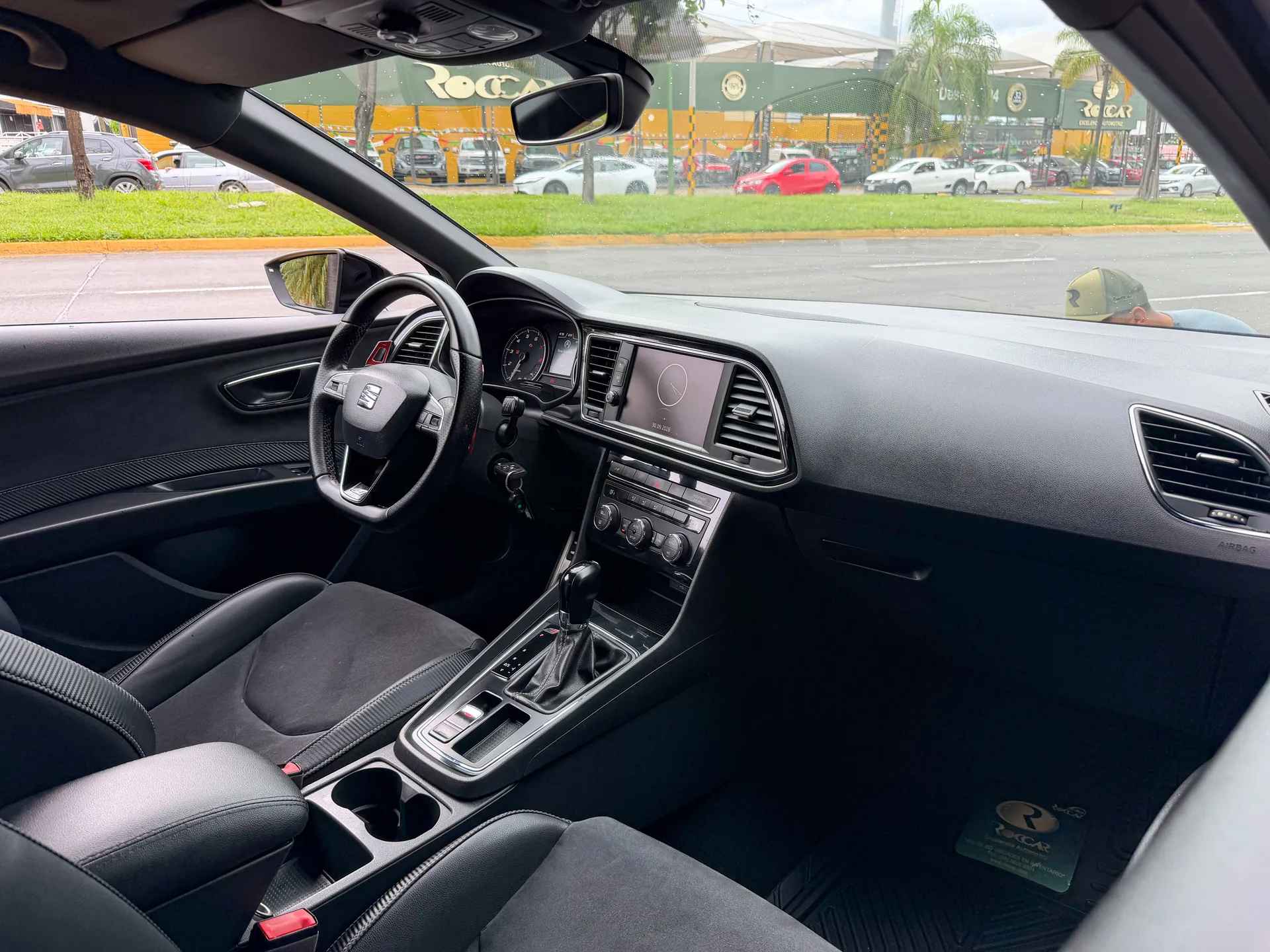 Car image 11