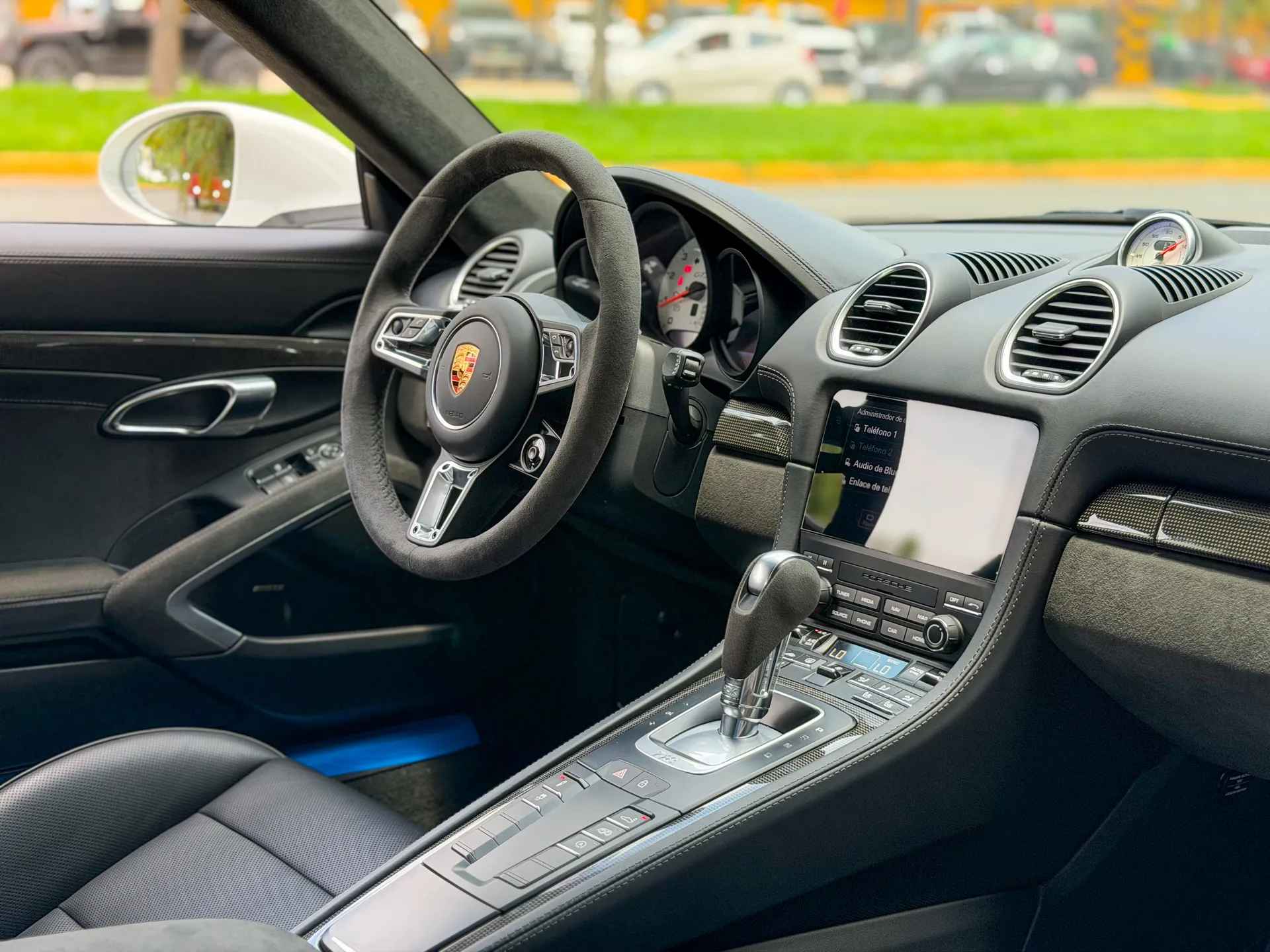 Car image 20
