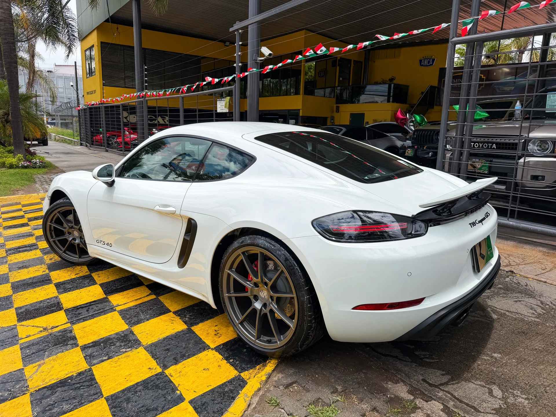 Car image 7