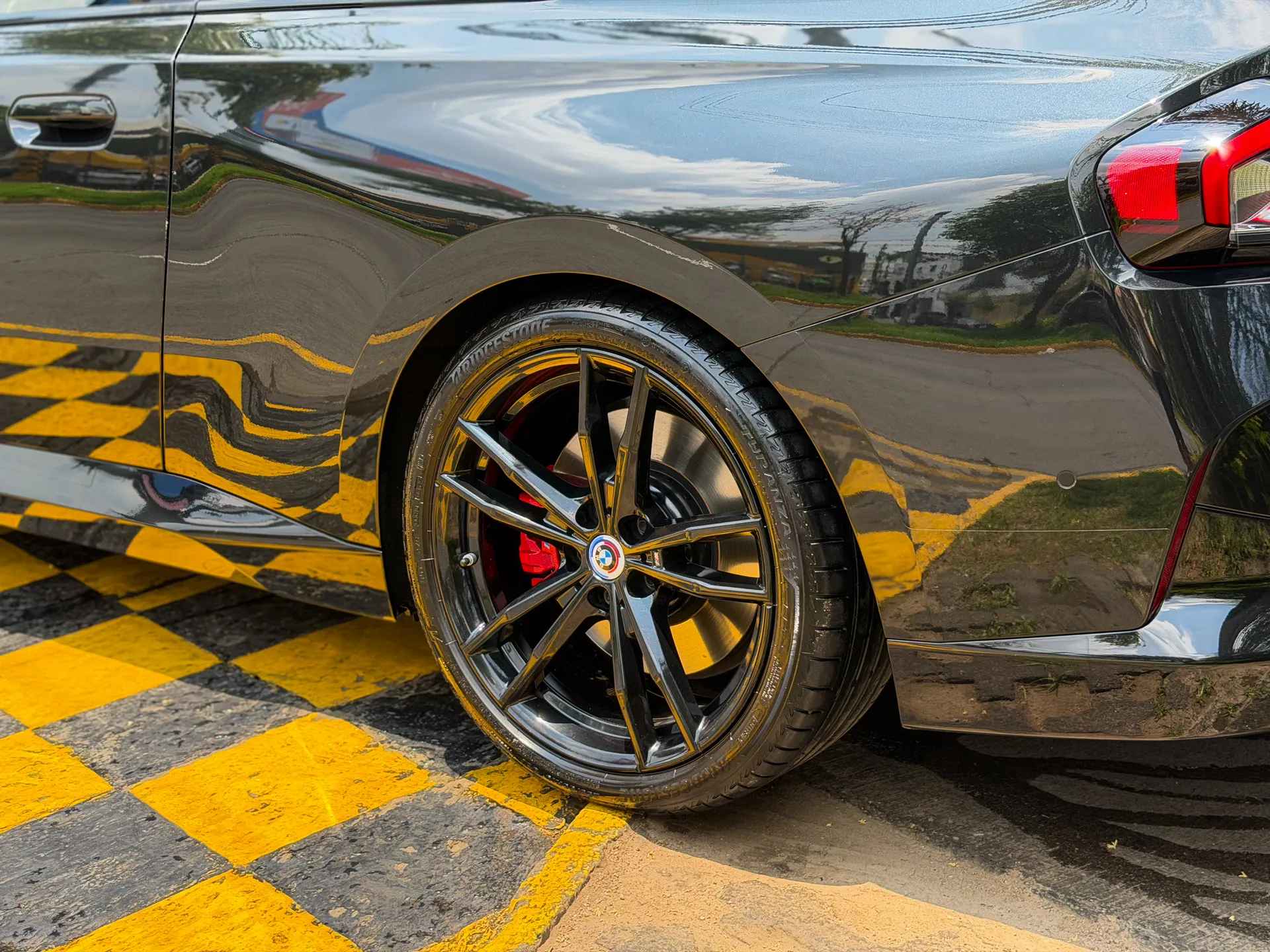 Car image 9