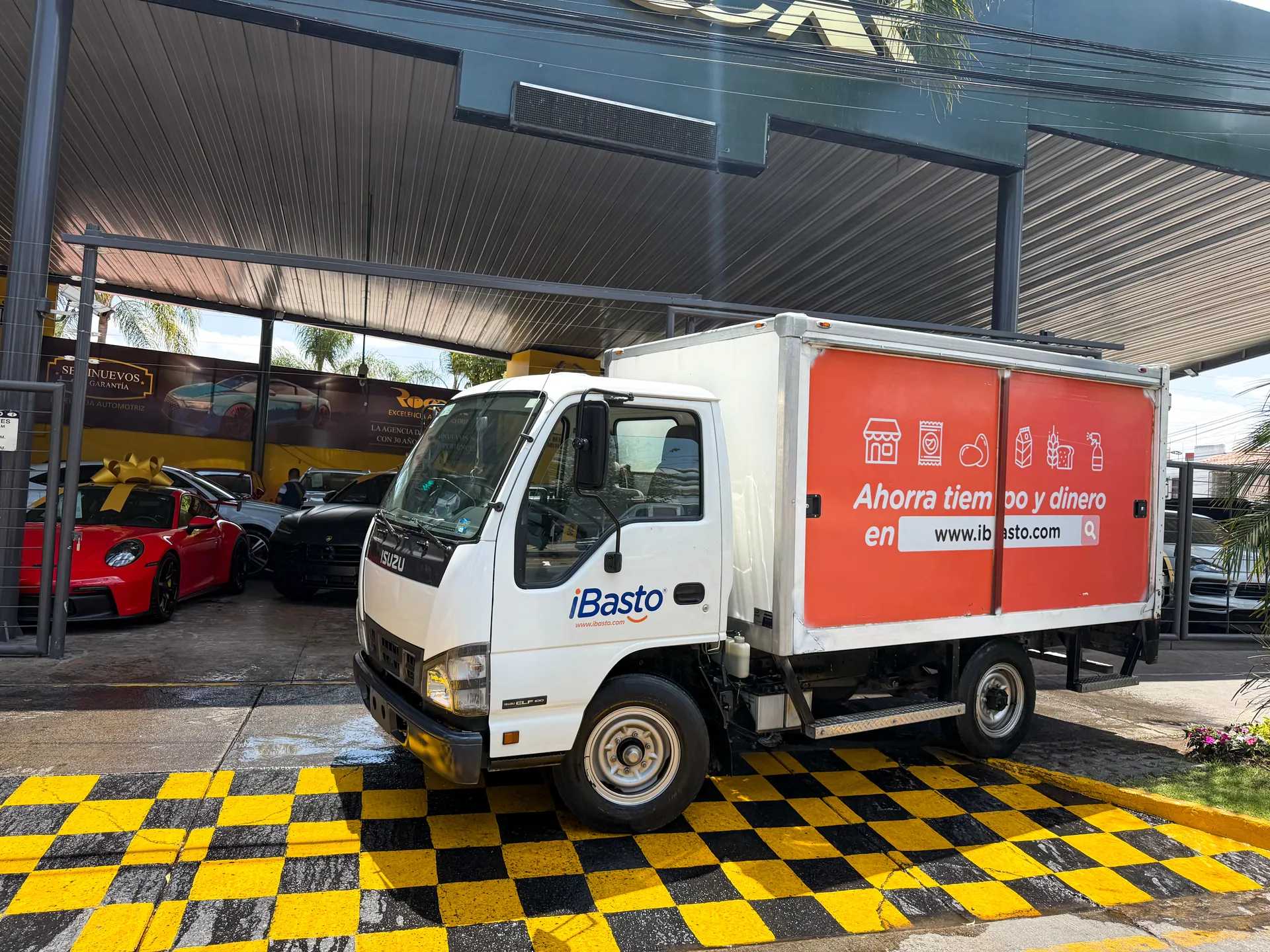 Isuzu ELF 