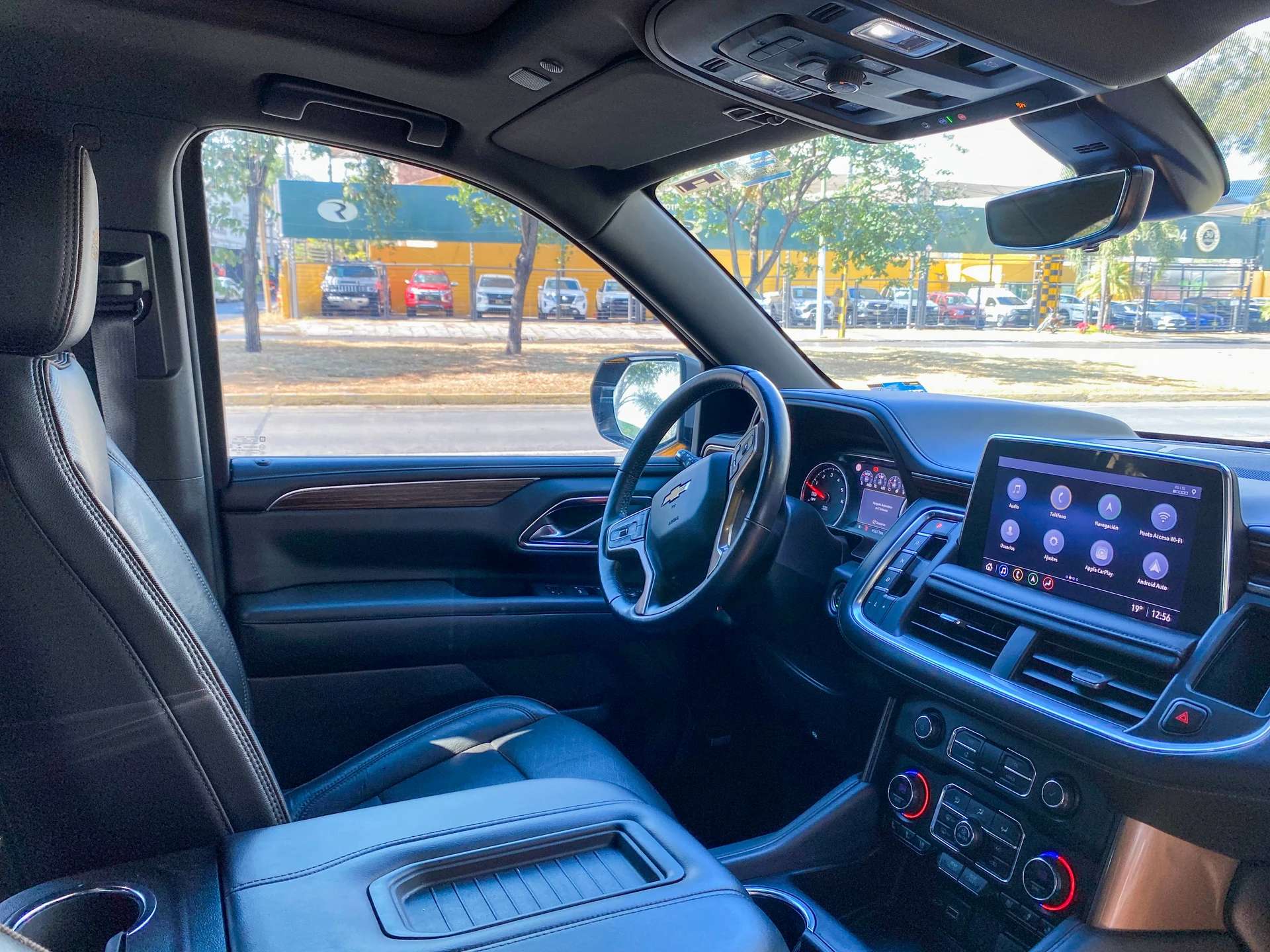 Car image 9