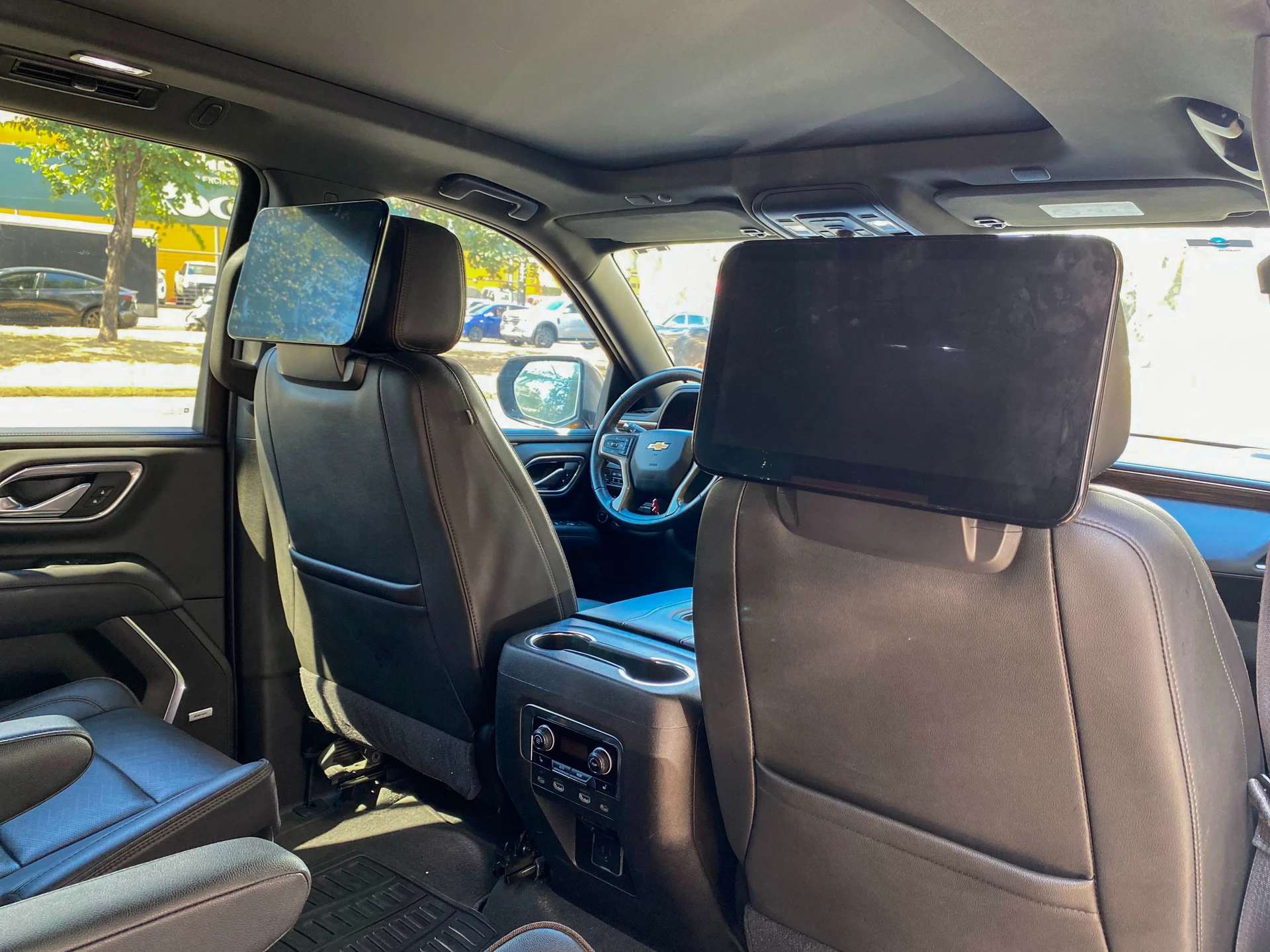 Car image 13