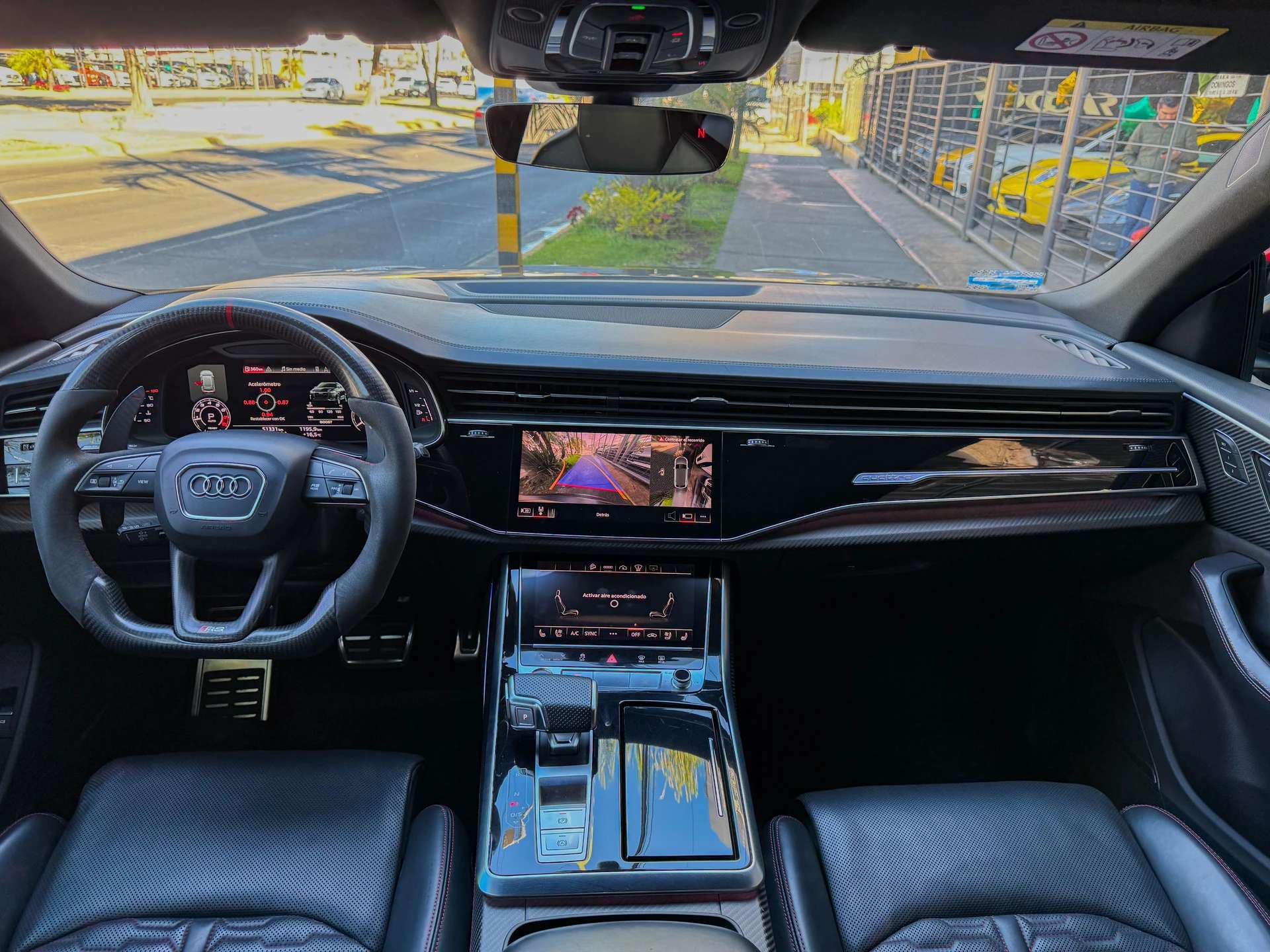 Car image 17