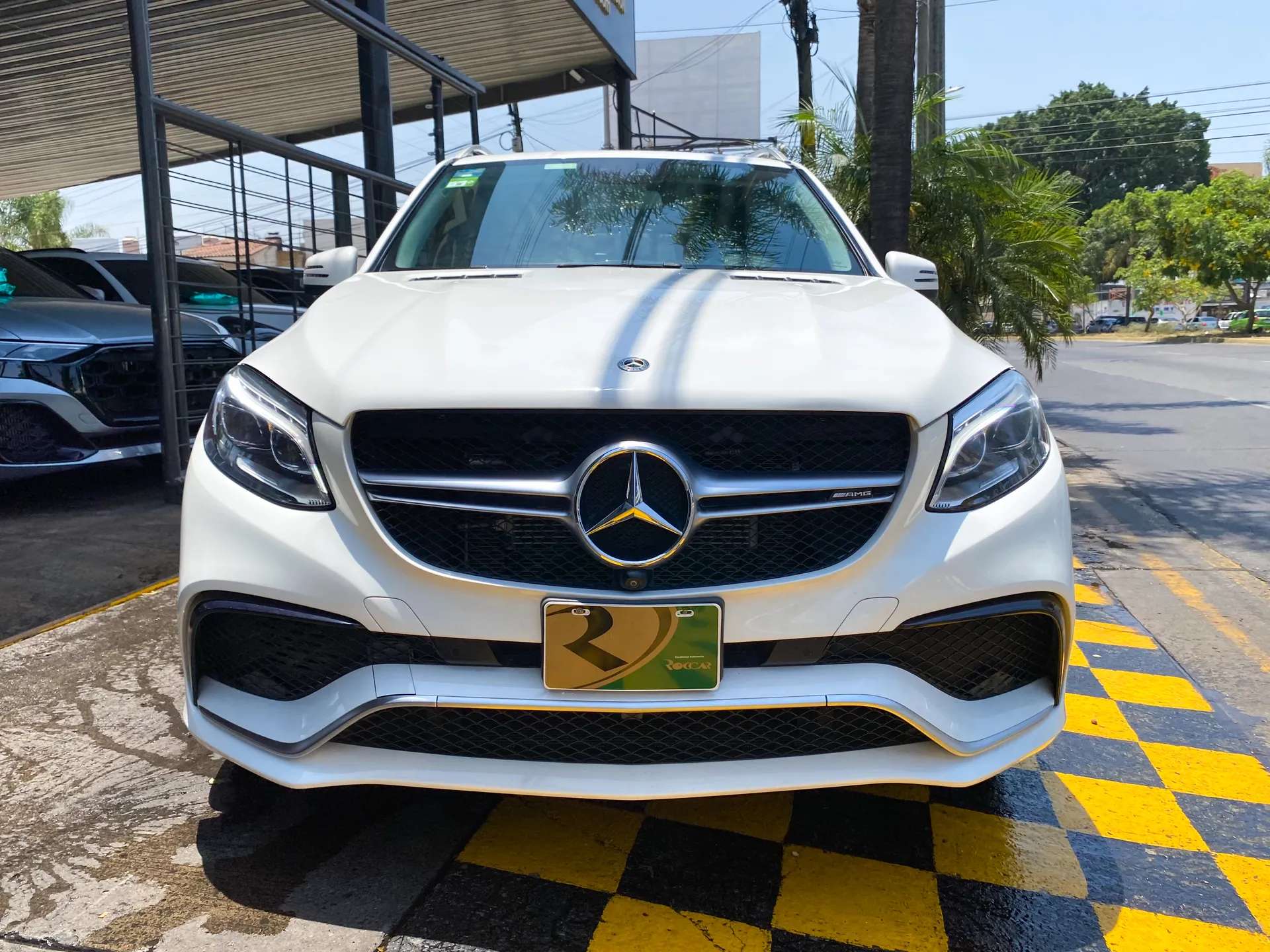 Car image 2